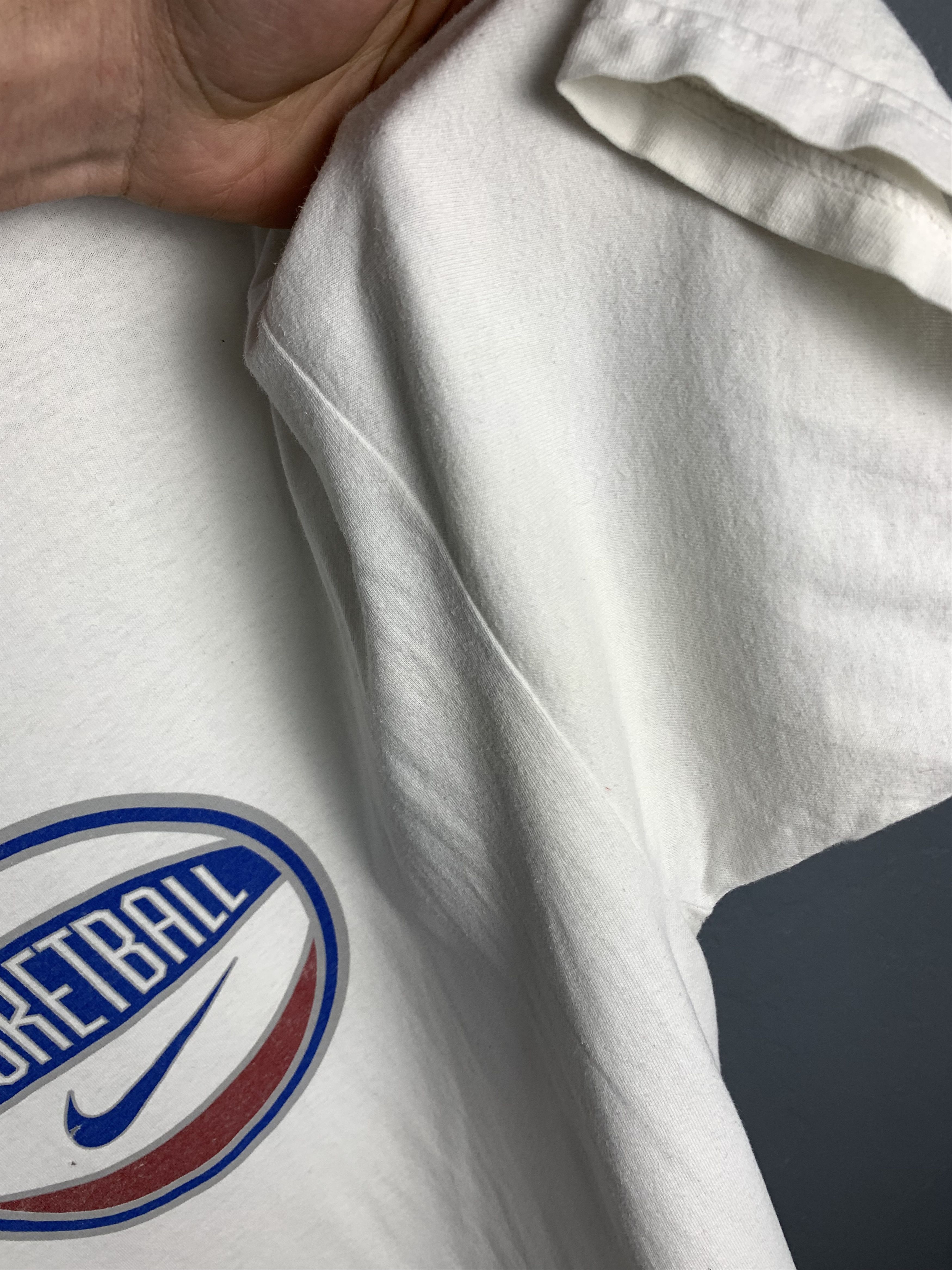 Nike × Vintage Nike Basketball Vintage Faded Mens T-Shirt Tee Size US XL / EU 56 / 4 - 7 Thumbnail