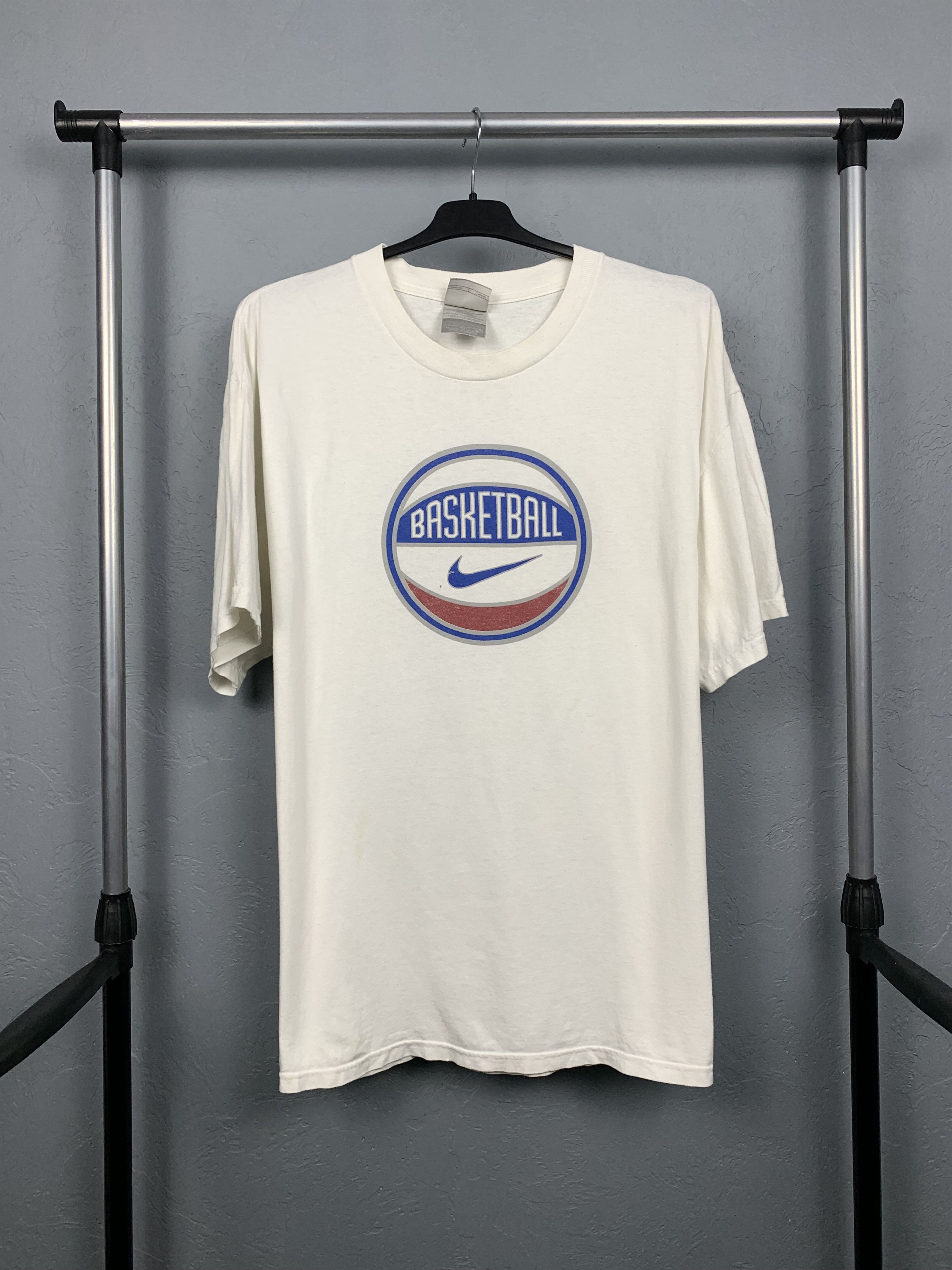 Nike × Vintage Nike Basketball Vintage Faded Mens T-Shirt Tee Size US XL / EU 56 / 4 - 1 Thumbnail