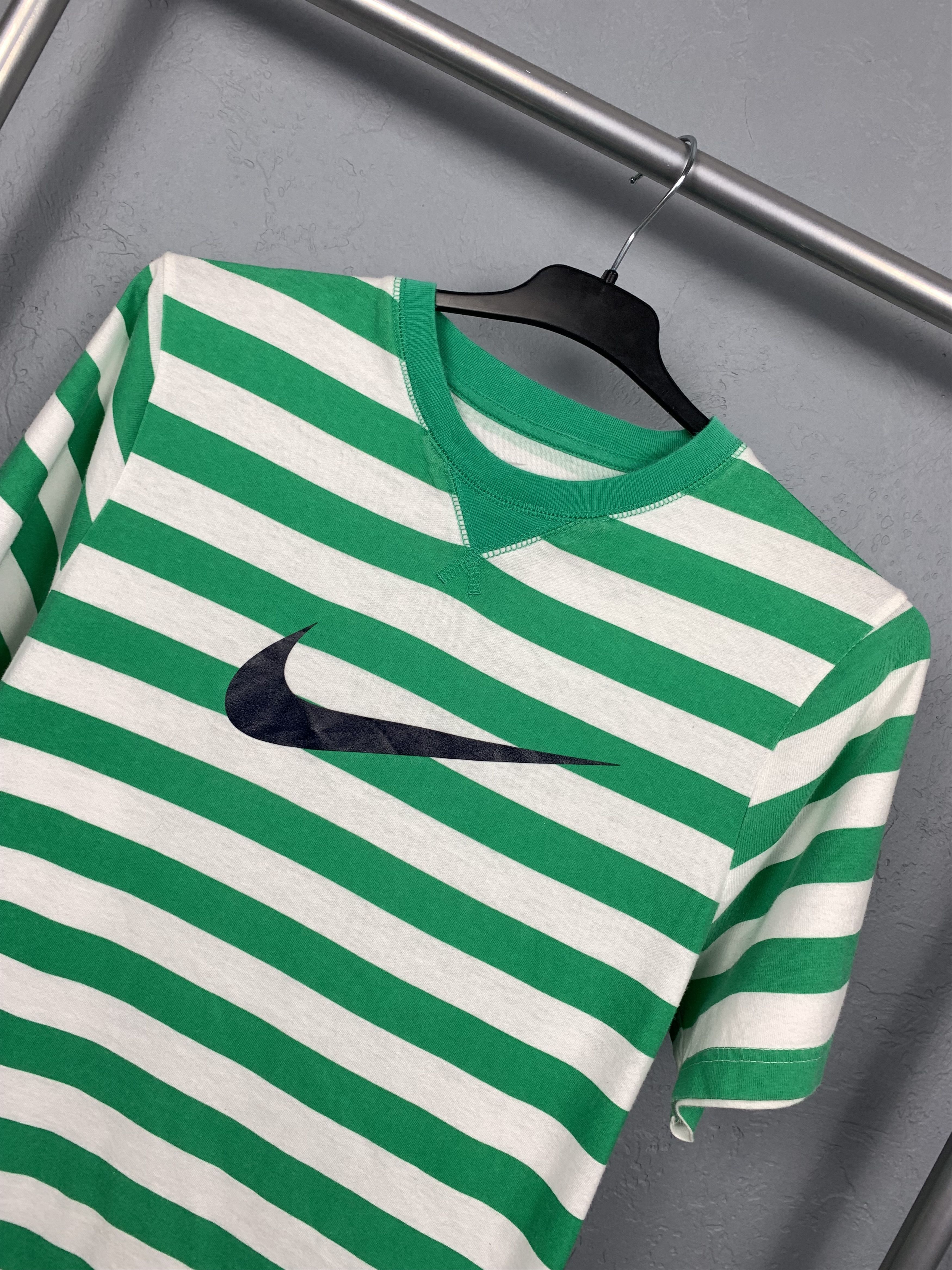 Nike × Vintage Nike Vintage Mens T-Shirt Swoosh Tee Size US S / EU 44-46 / 1 - 2 Thumbnail
