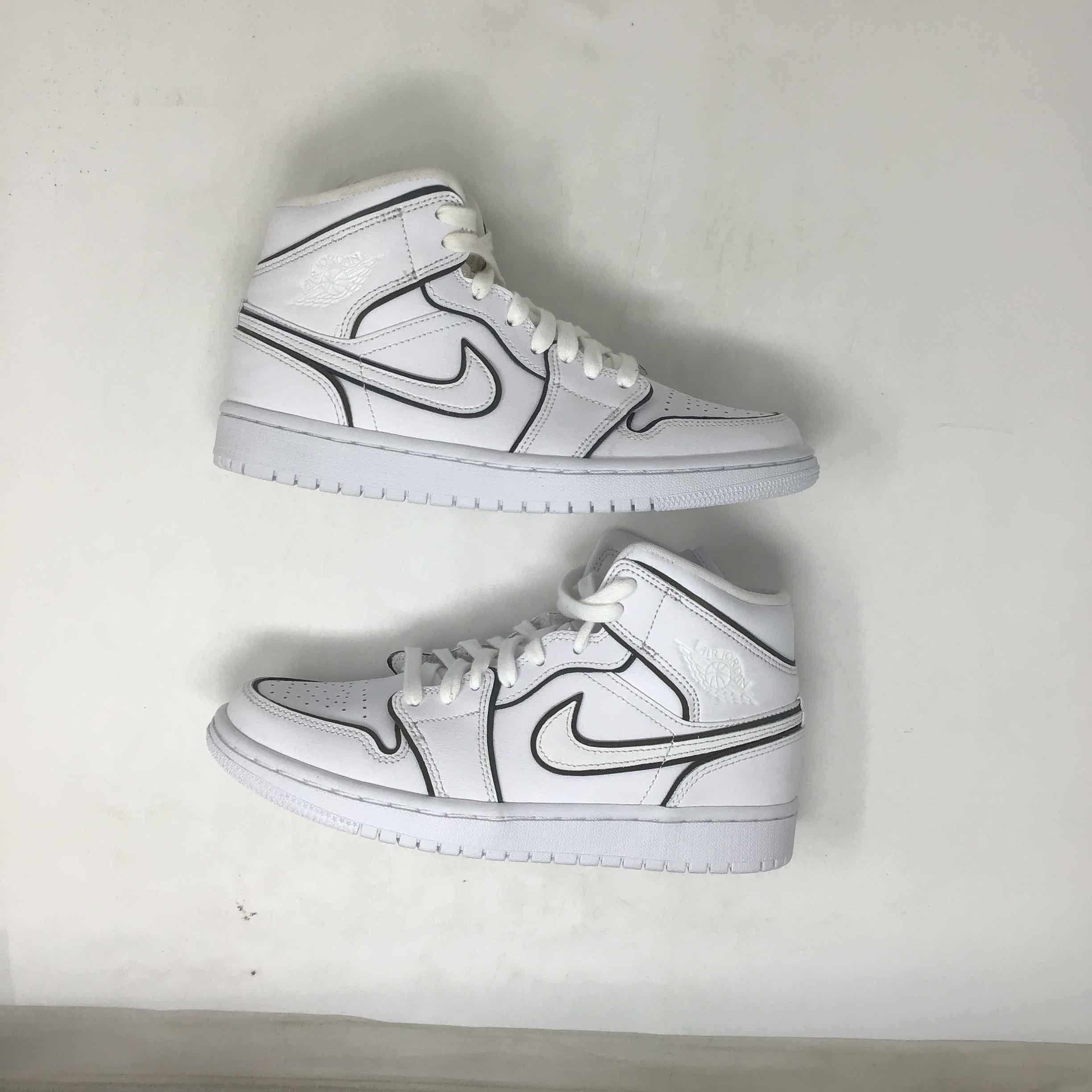 women's air jordan 1 mid se iridescent trim