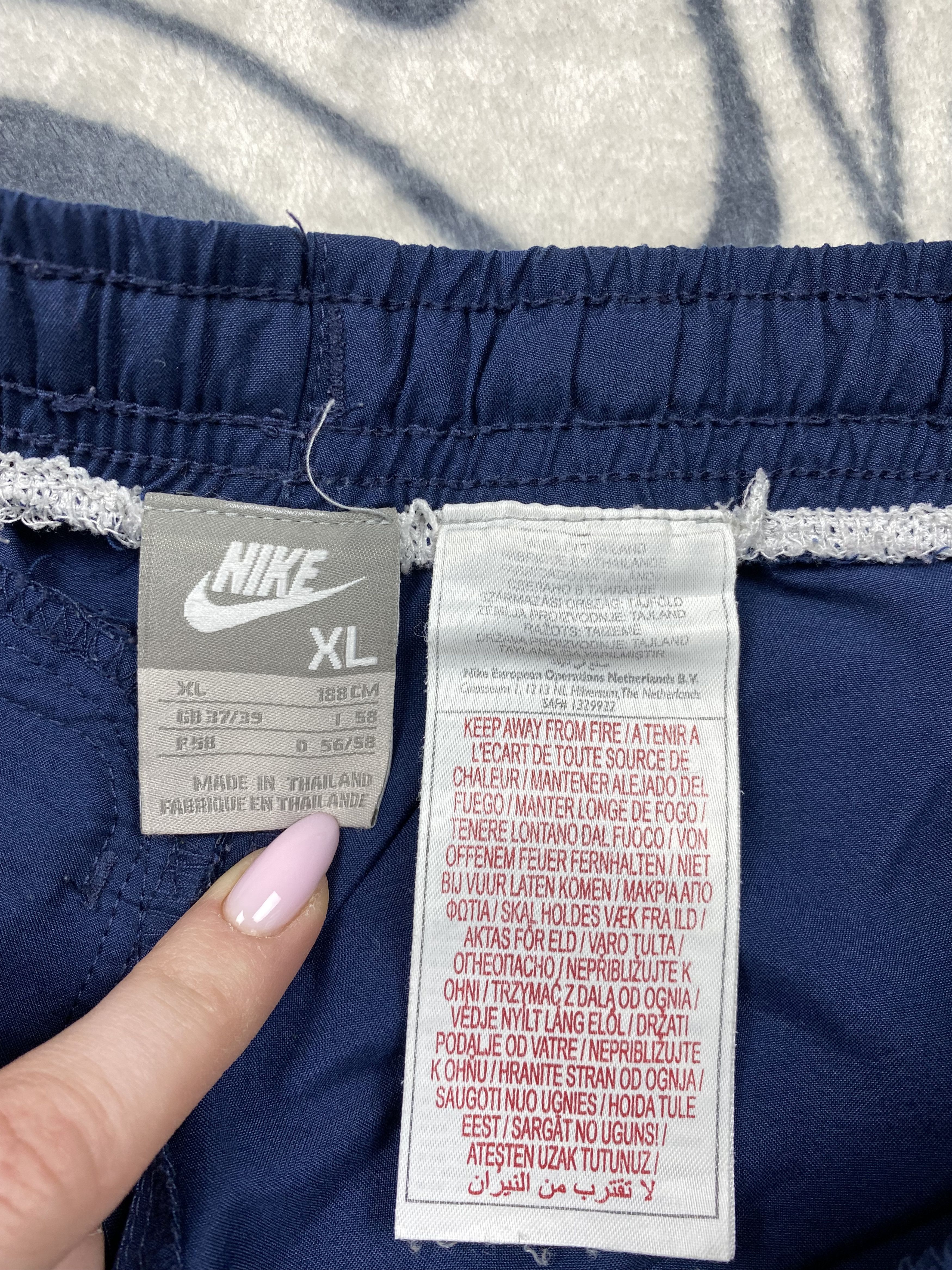 Nike Nike Vintage Mens Nylon Shorts Size US 38 / EU 54 - 4 Thumbnail