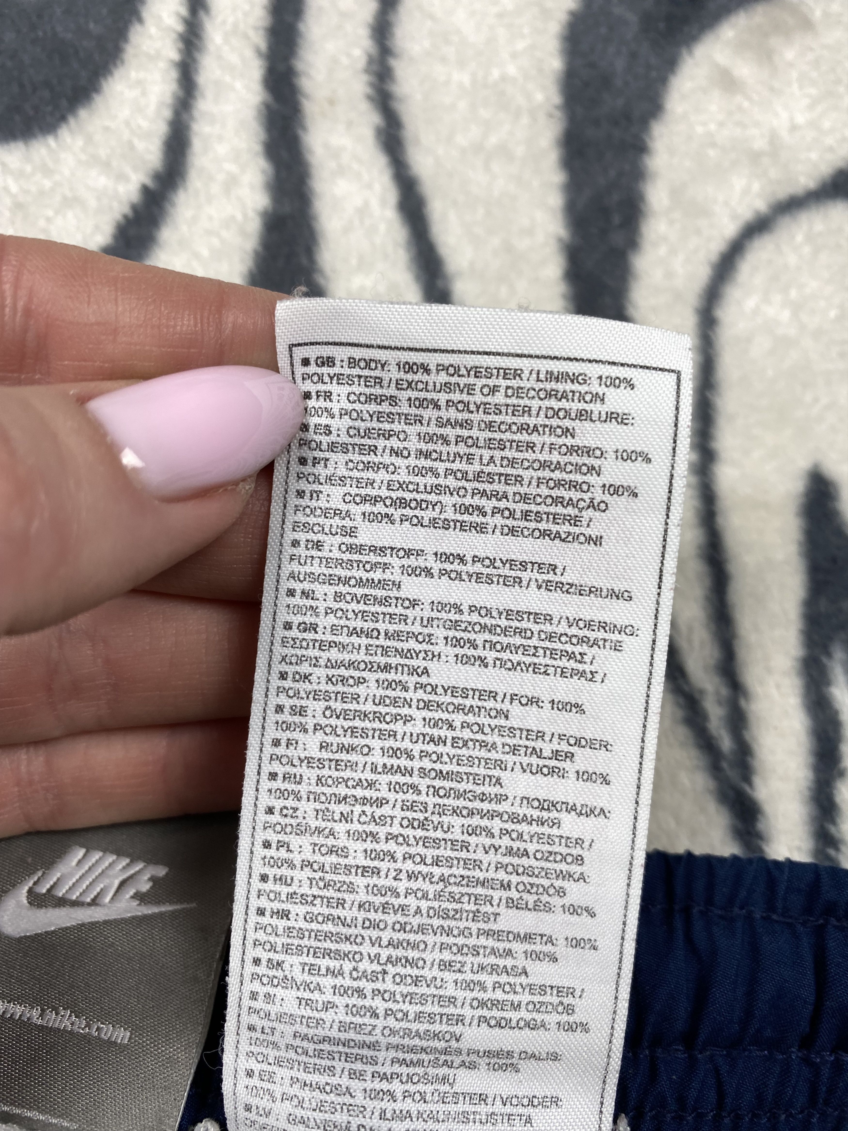 Nike Nike Vintage Mens Nylon Shorts Size US 38 / EU 54 - 5 Thumbnail