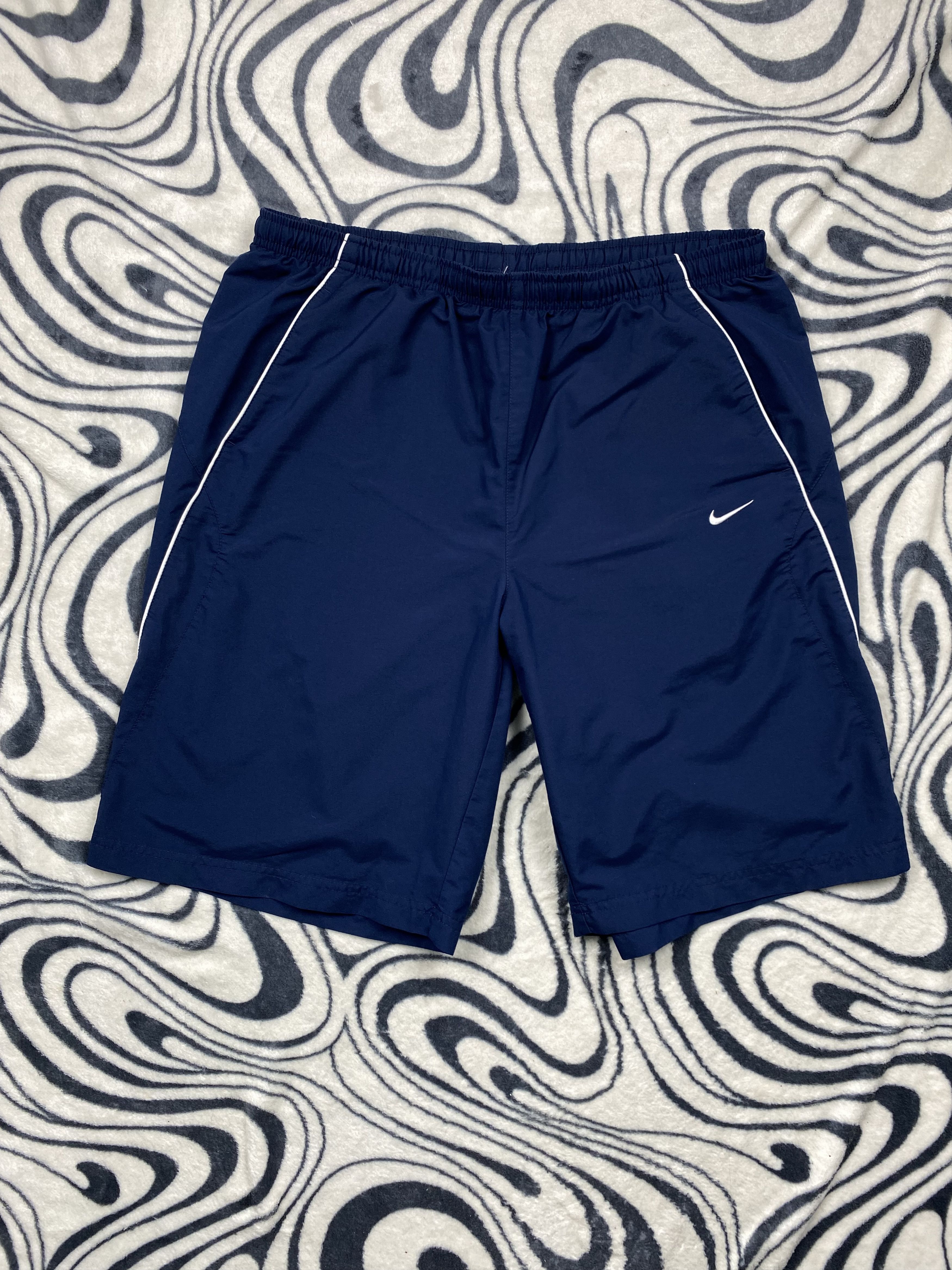 Nike Nike Vintage Mens Nylon Shorts Size US 38 / EU 54 - 1 Thumbnail