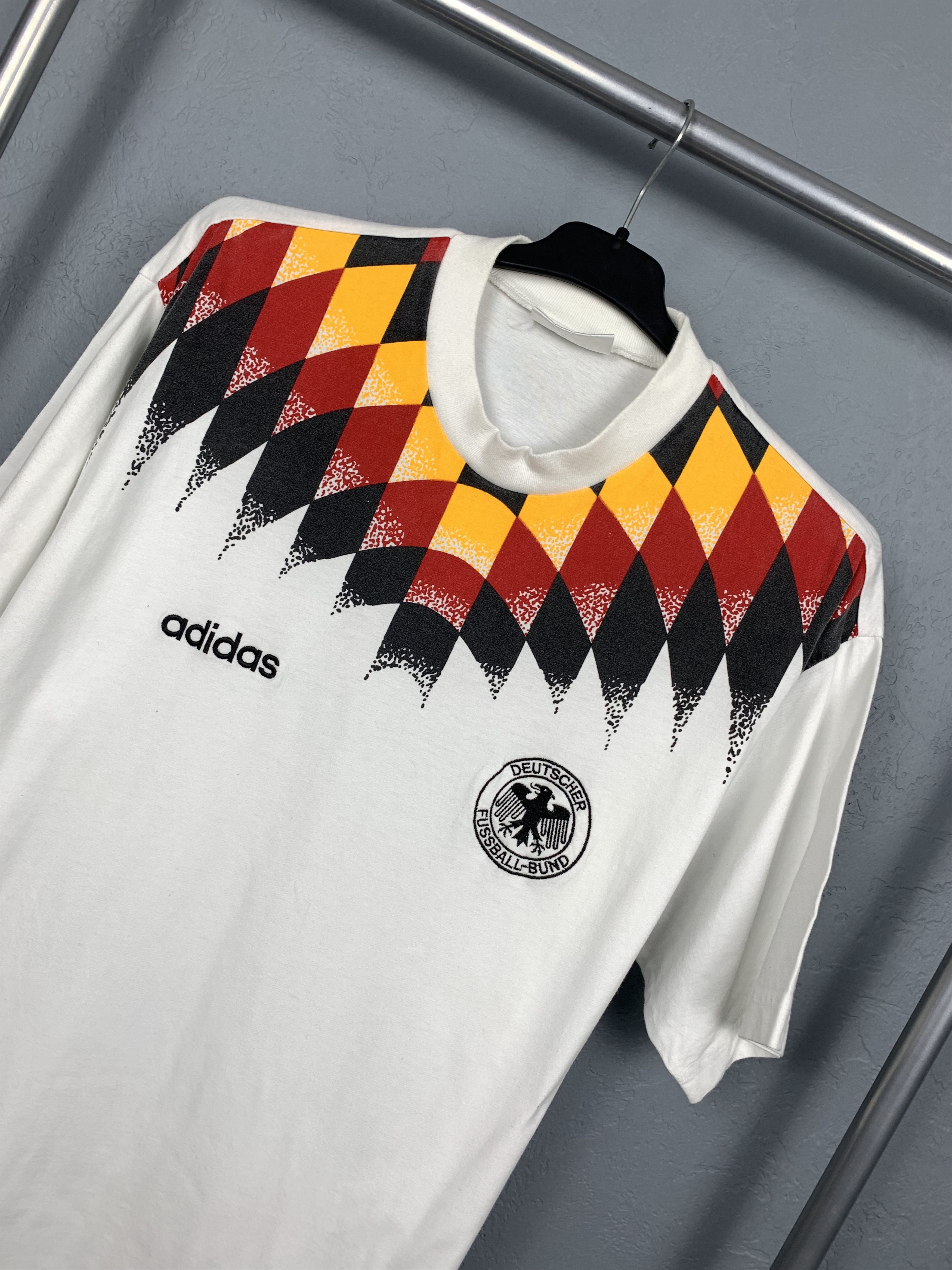 Adidas VINTAGE ADIDAS ORIGINALS GERMANY T-Shirt Tee Size US L / EU 52-54 / 3 - 2 Thumbnail