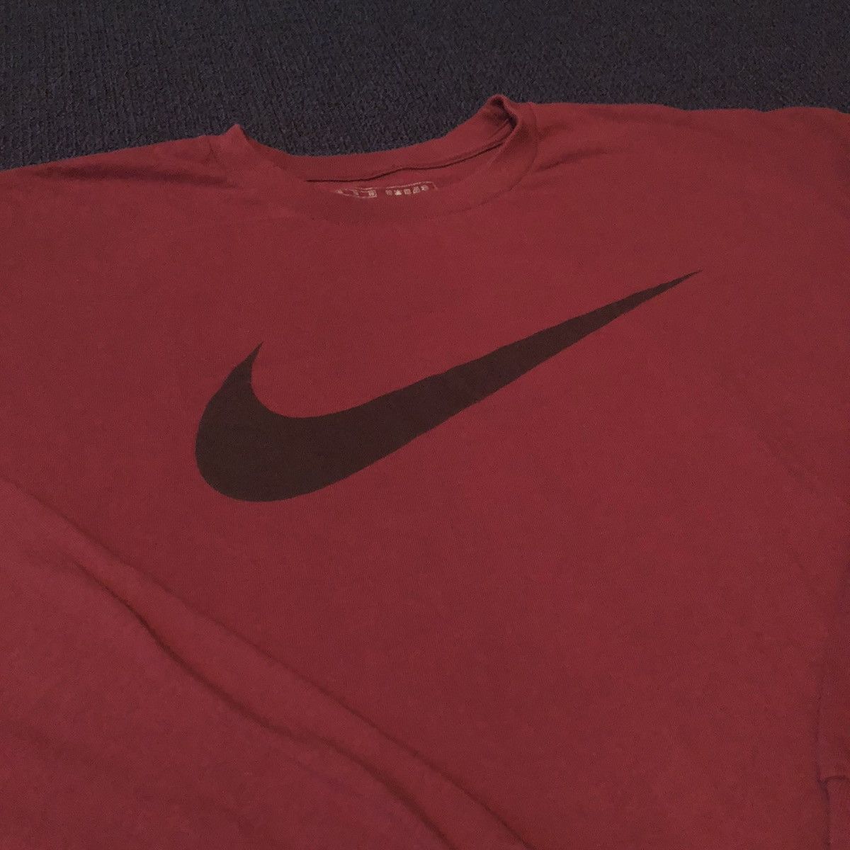 Nike Vintage 00s Nike Big Center Swoosh Logo Longsleeve Tee Size US XL / EU 56 / 4 - 2 Thumbnail