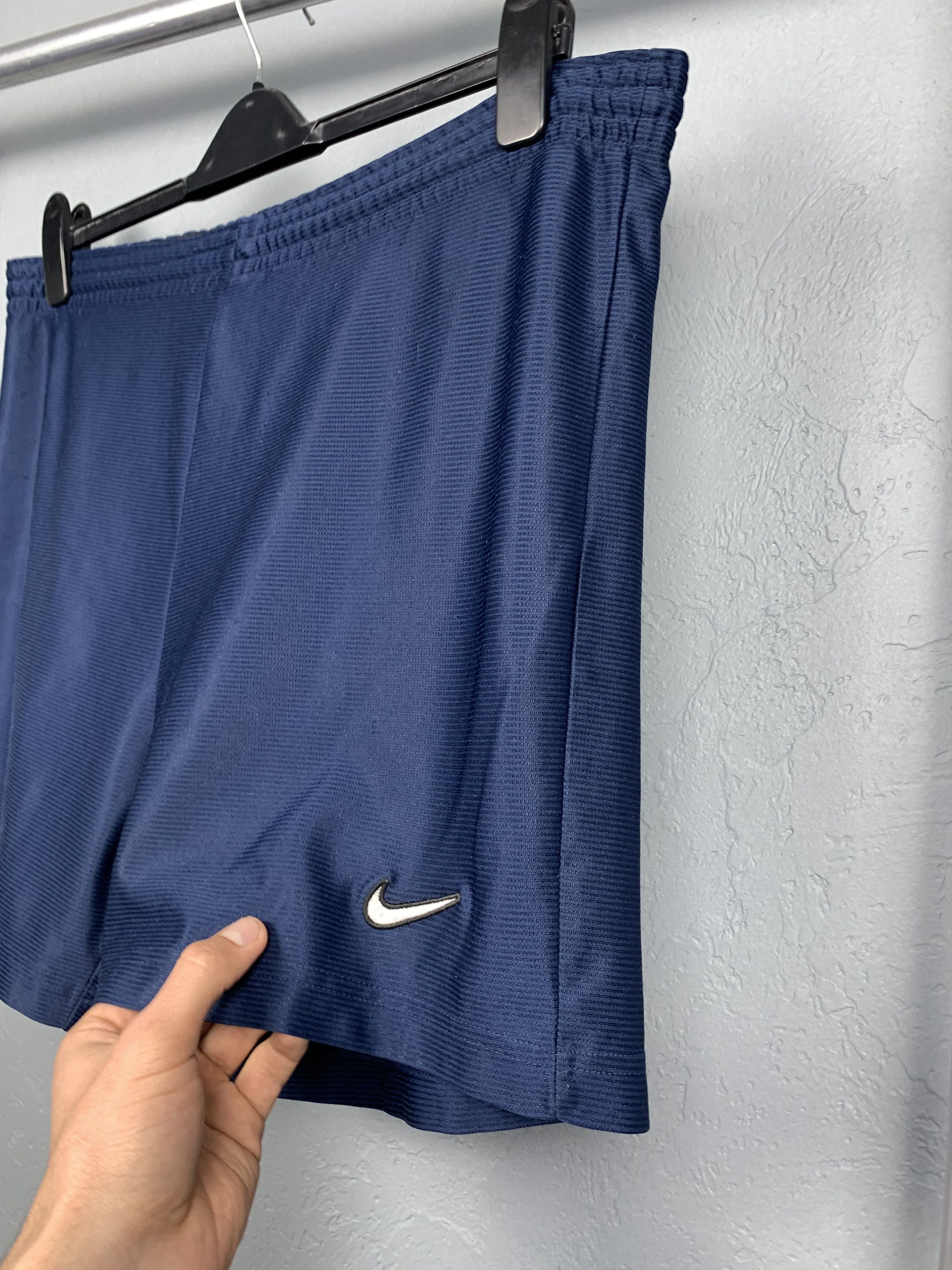 Nike Vintage Nike Mens Shorts Dri Fit Y2K Size US 32 / EU 48 - 2 Thumbnail