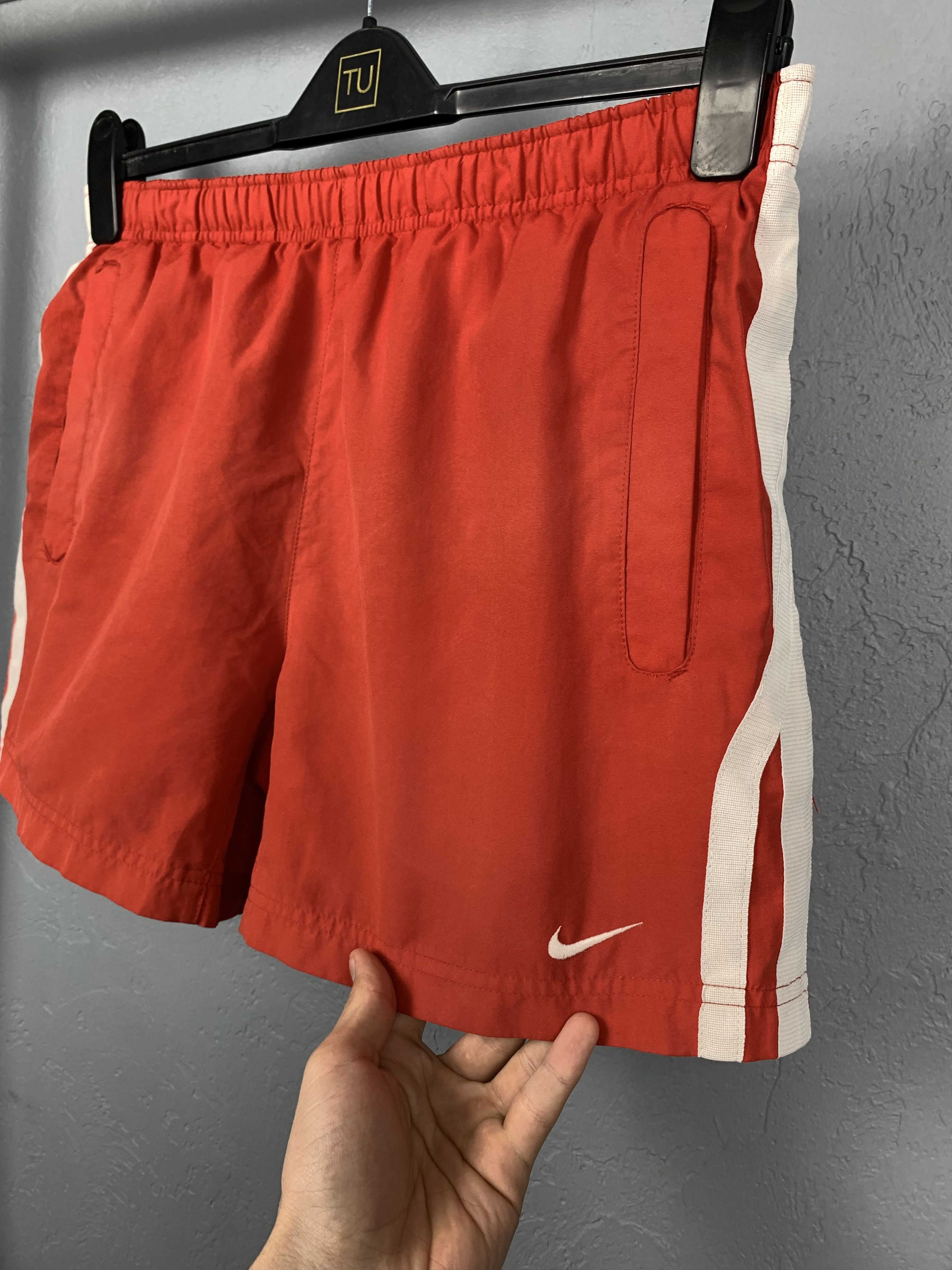 Nike Vintage Nike Mens Nylon Shorts Y2K Size US 32 / EU 48 - 2 Thumbnail