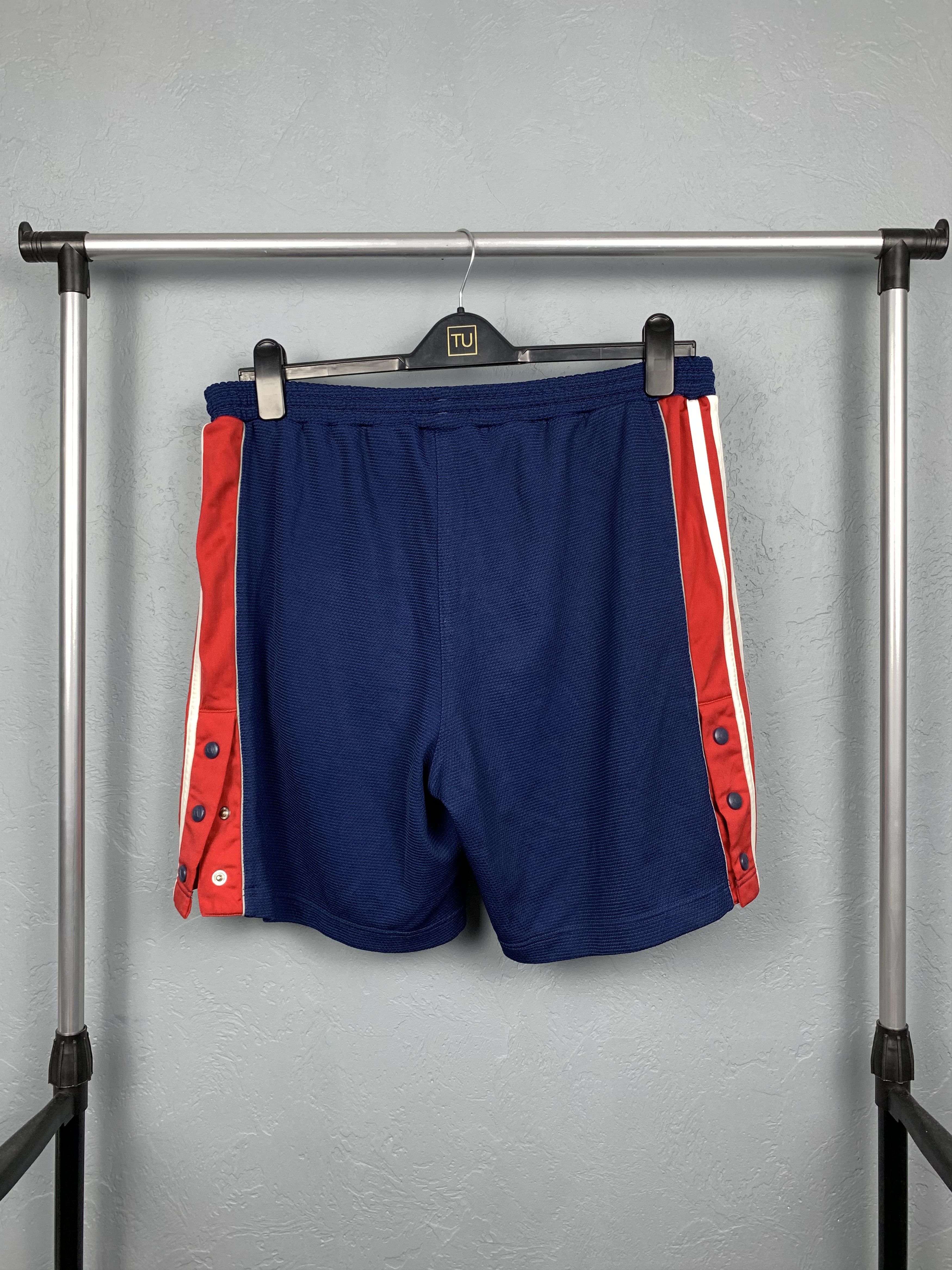 Adidas Adidas Vintage Mens Shorts Y2K Size US 34 / EU 50 - 6 Thumbnail