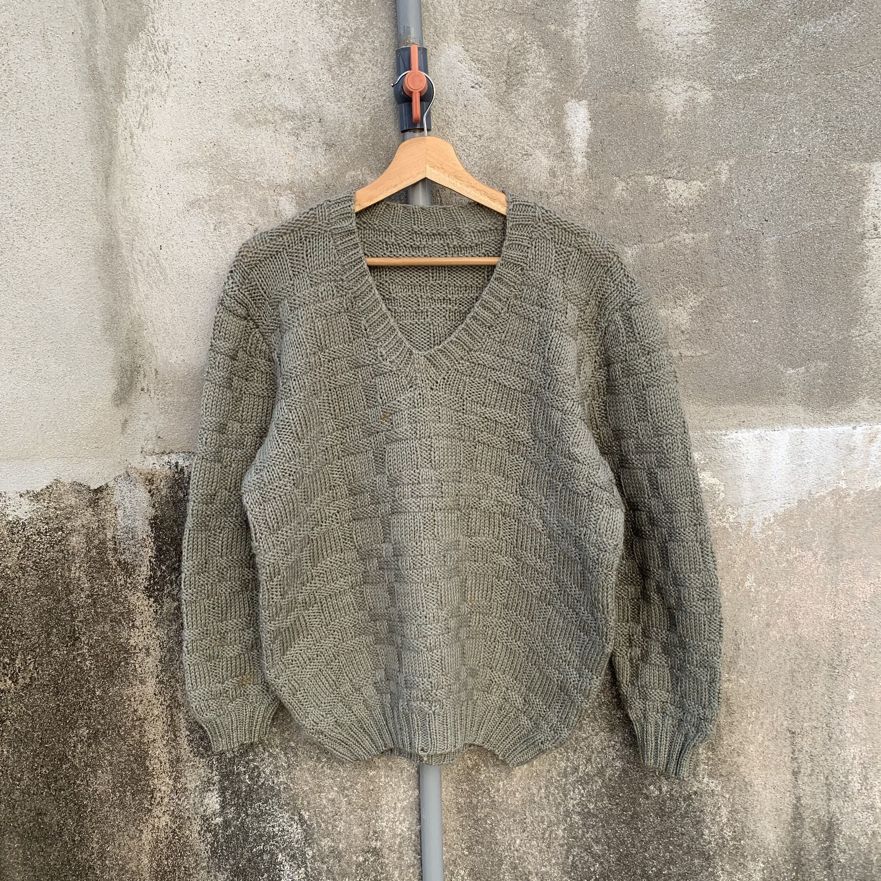 Japanese Brand JAPANESE VINTAGE Knit Wool V Neck Jumper Baggy Sweater Size US M / EU 48-50 / 2 - 1 Thumbnail