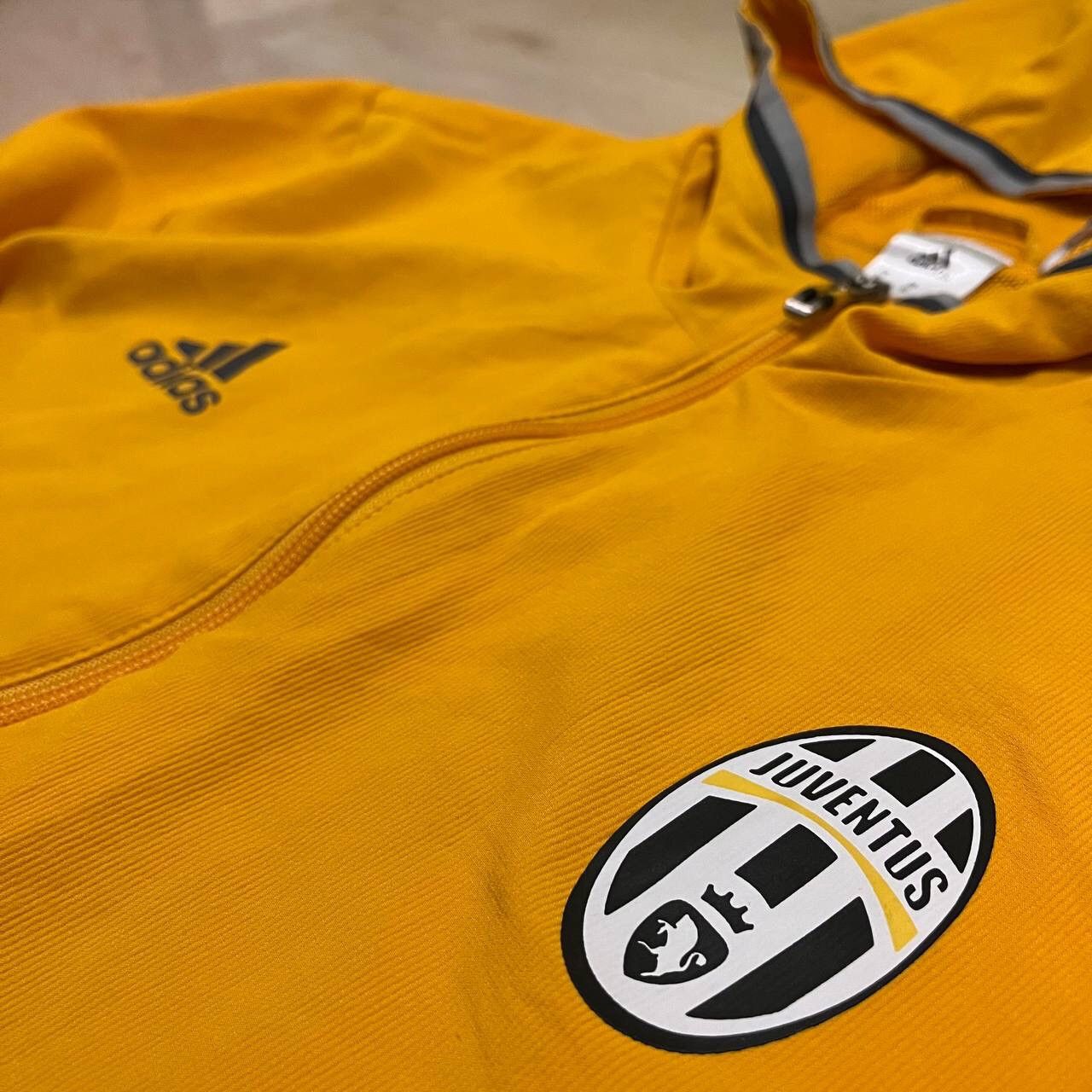 Adidas JUVENTUS ADIDAS 2016/2017 FOOTBALL TRAINING JACKET Size US XL / EU 56 / 4 - 5 Thumbnail