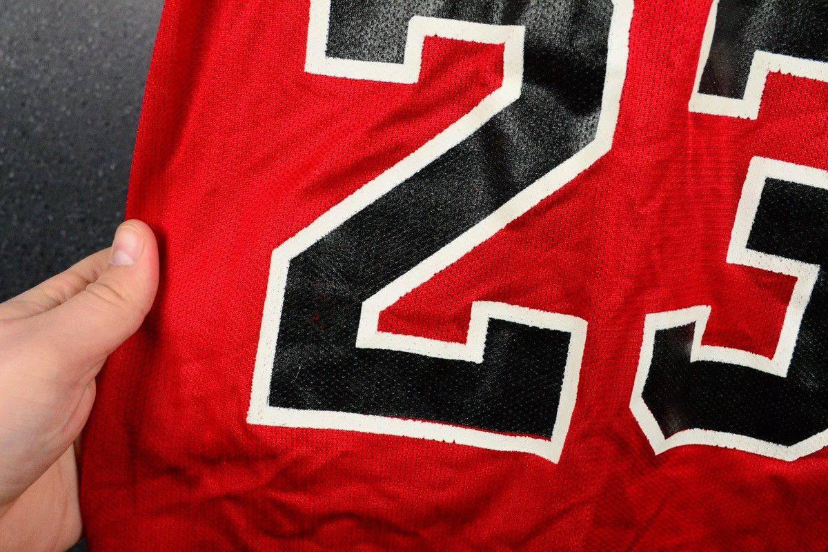 Champion Chicago Bulls Vintage 90s NBA Basketball Jersey JORDAN #23 Size US S / EU 44-46 / 1 - 8 Thumbnail