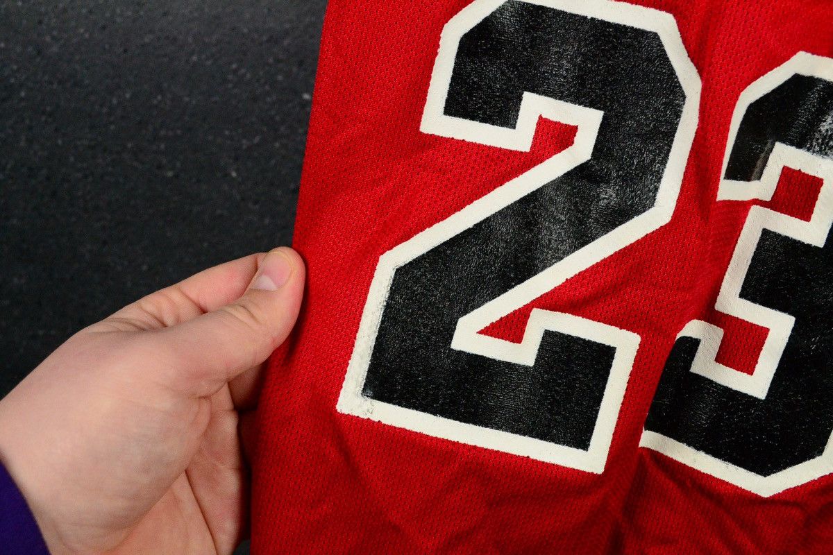 Champion Chicago Bulls Vintage 90s NBA Basketball Jersey JORDAN #23 Size US S / EU 44-46 / 1 - 3 Thumbnail