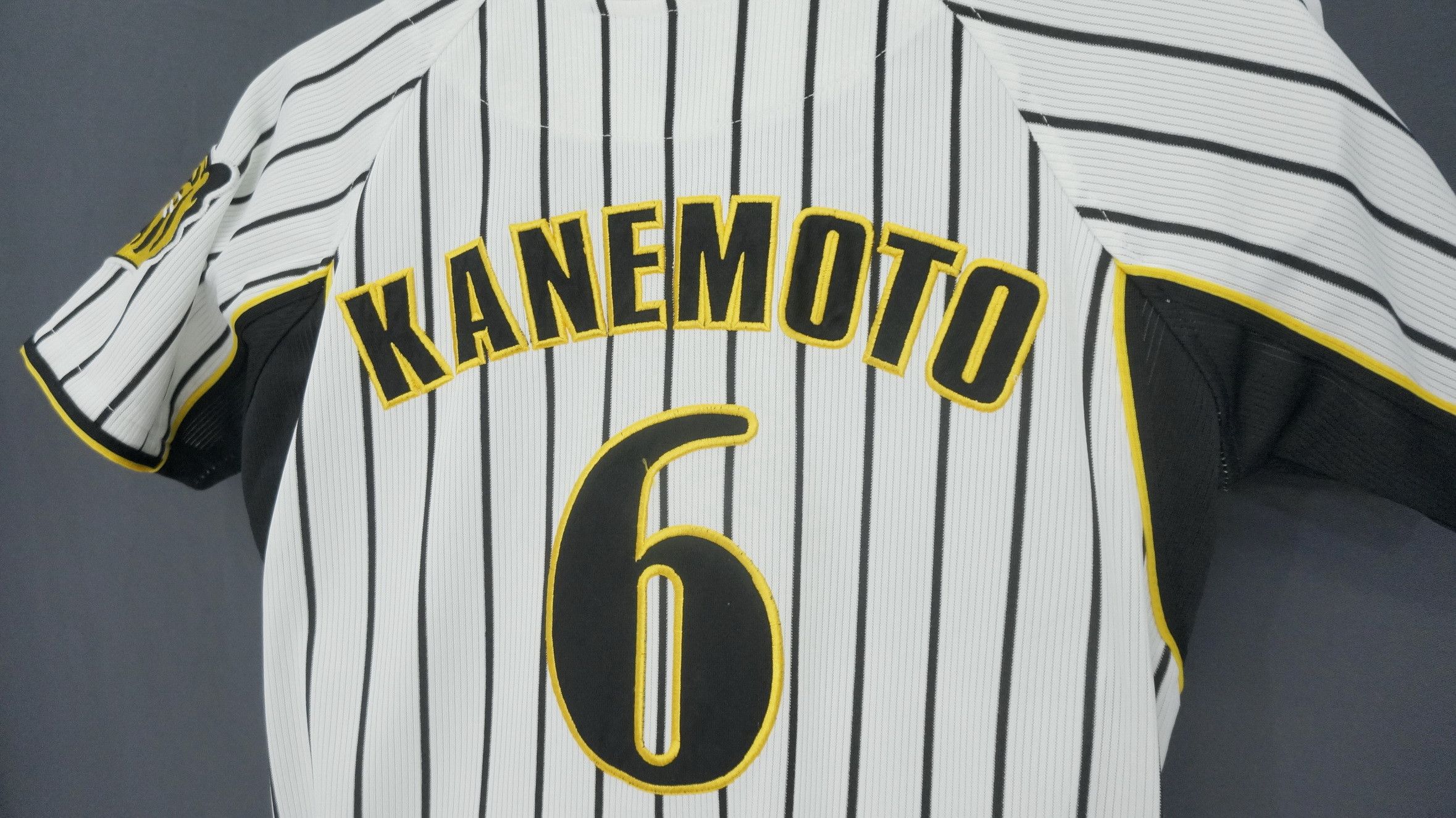 Japanese Brand Japan HANSHIN TIGERS Jersey Kanemoto Size US XS / EU 42 / 0 - 5 Thumbnail