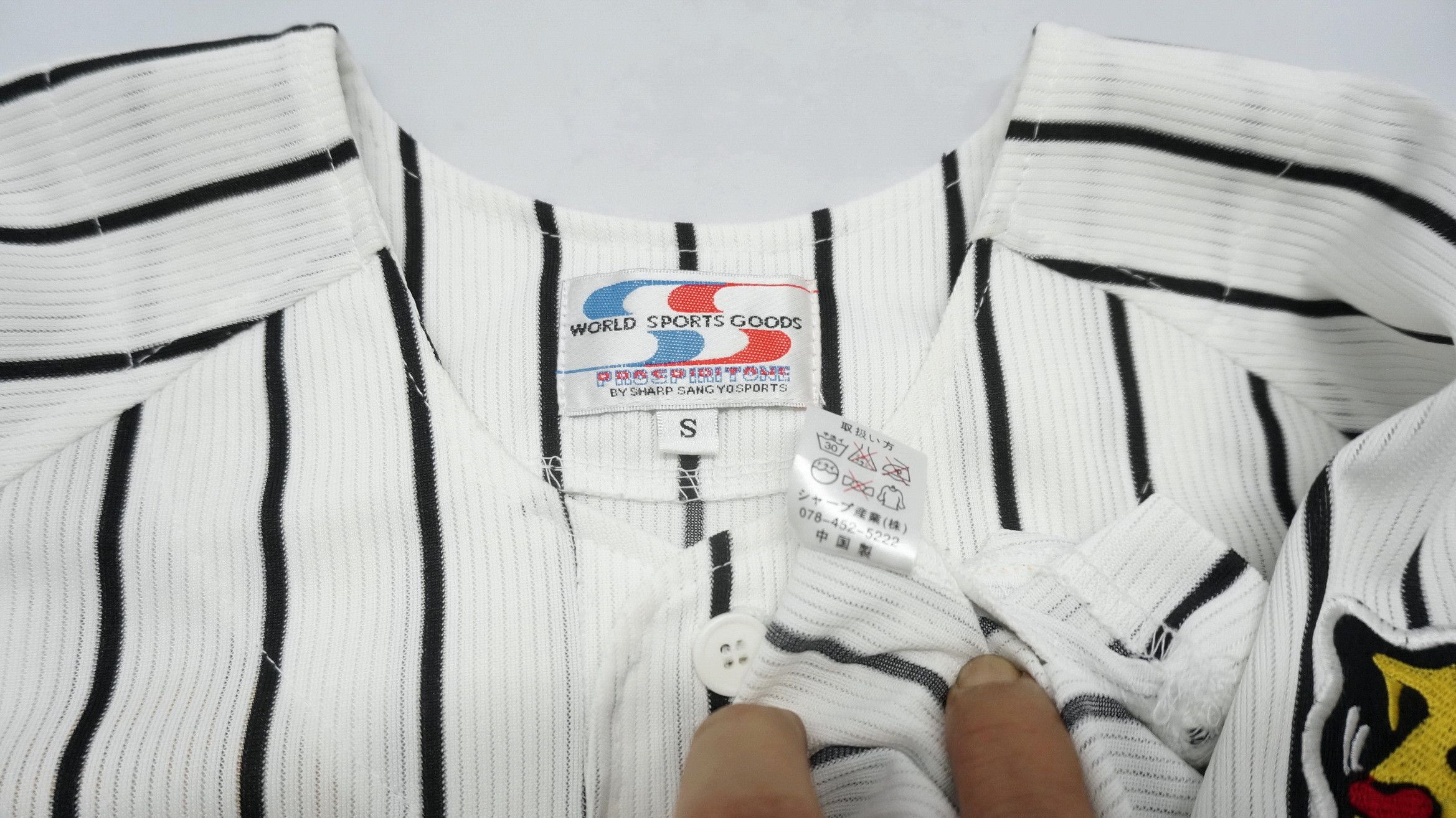 Japanese Brand Japan HANSHIN TIGERS Jersey Kanemoto Size US XS / EU 42 / 0 - 9 Thumbnail