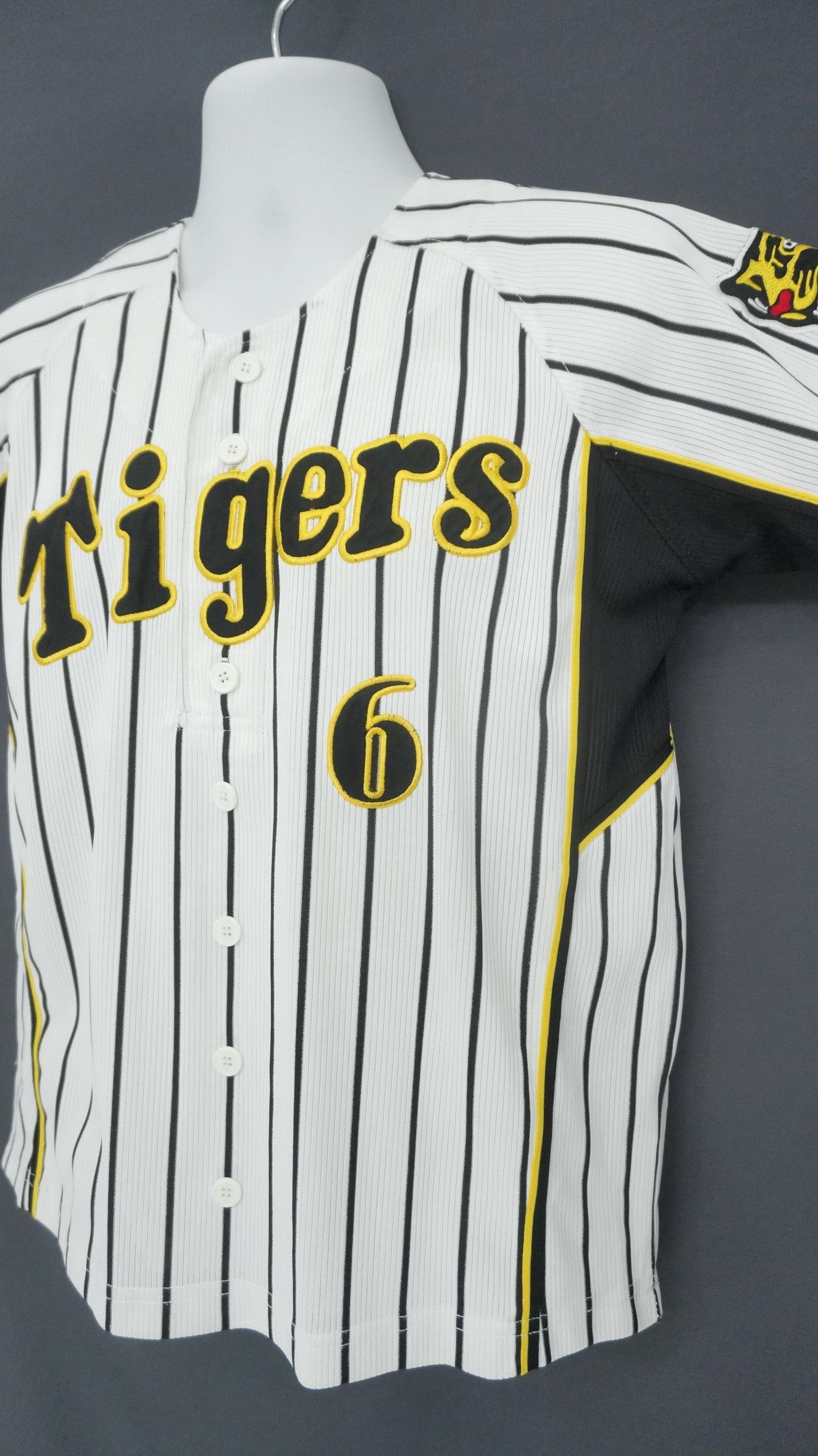 Japanese Brand Japan HANSHIN TIGERS Jersey Kanemoto Size US XS / EU 42 / 0 - 2 Thumbnail