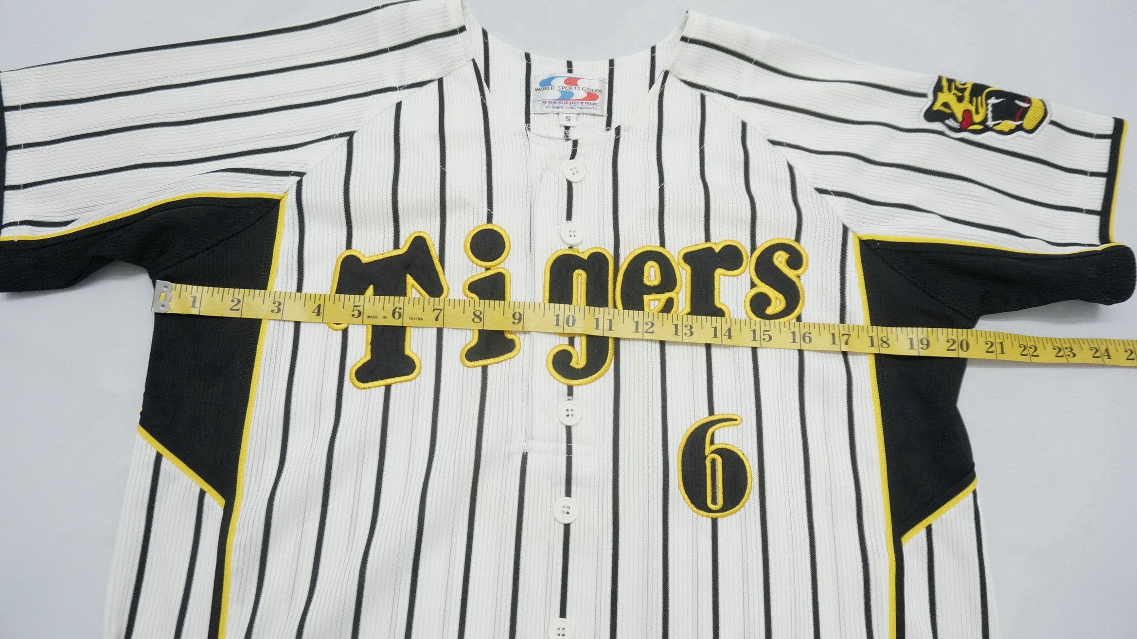 Japanese Brand Japan HANSHIN TIGERS Jersey Kanemoto Size US XS / EU 42 / 0 - 6 Thumbnail