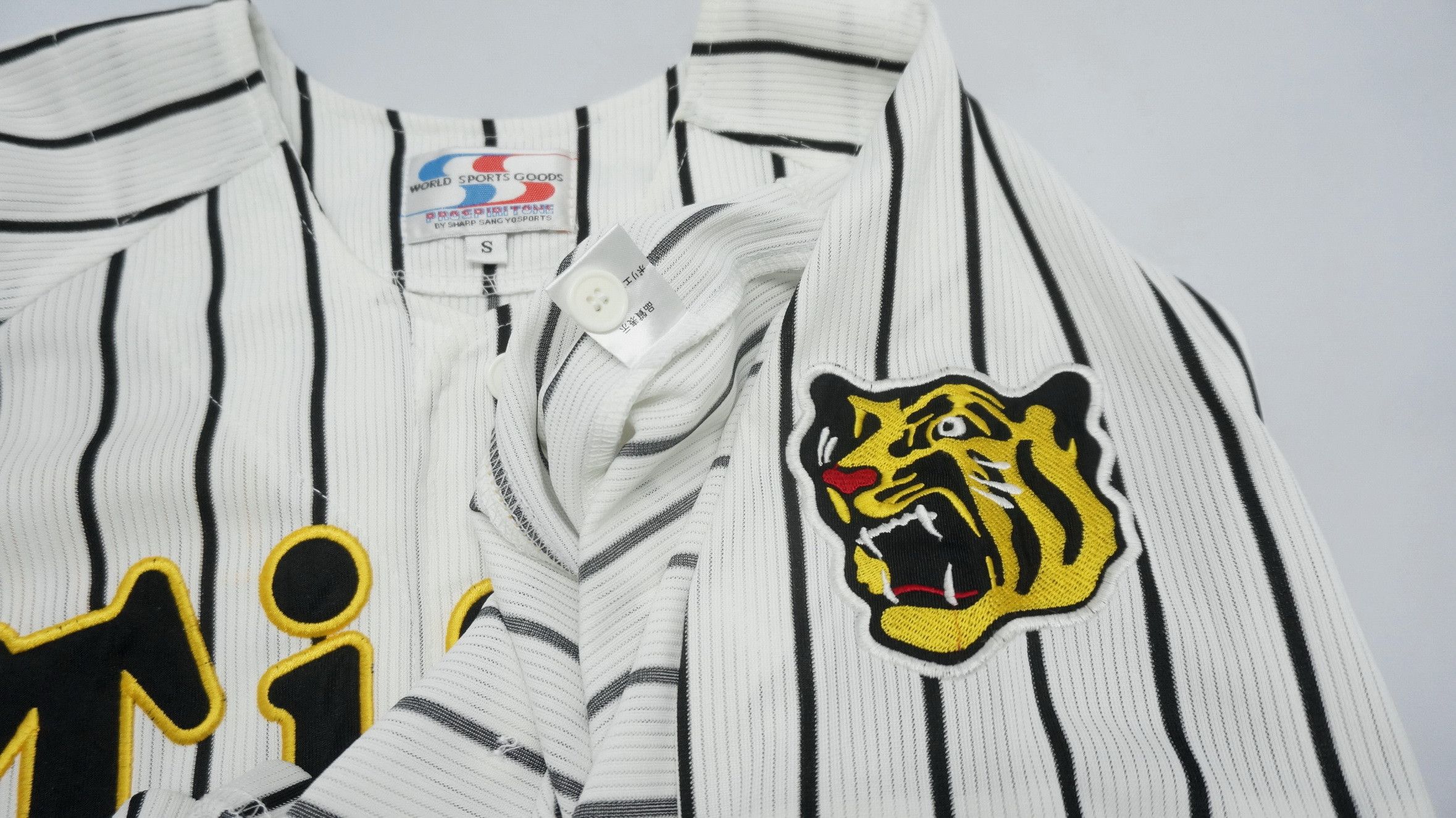 Japanese Brand Japan HANSHIN TIGERS Jersey Kanemoto Size US XS / EU 42 / 0 - 8 Thumbnail