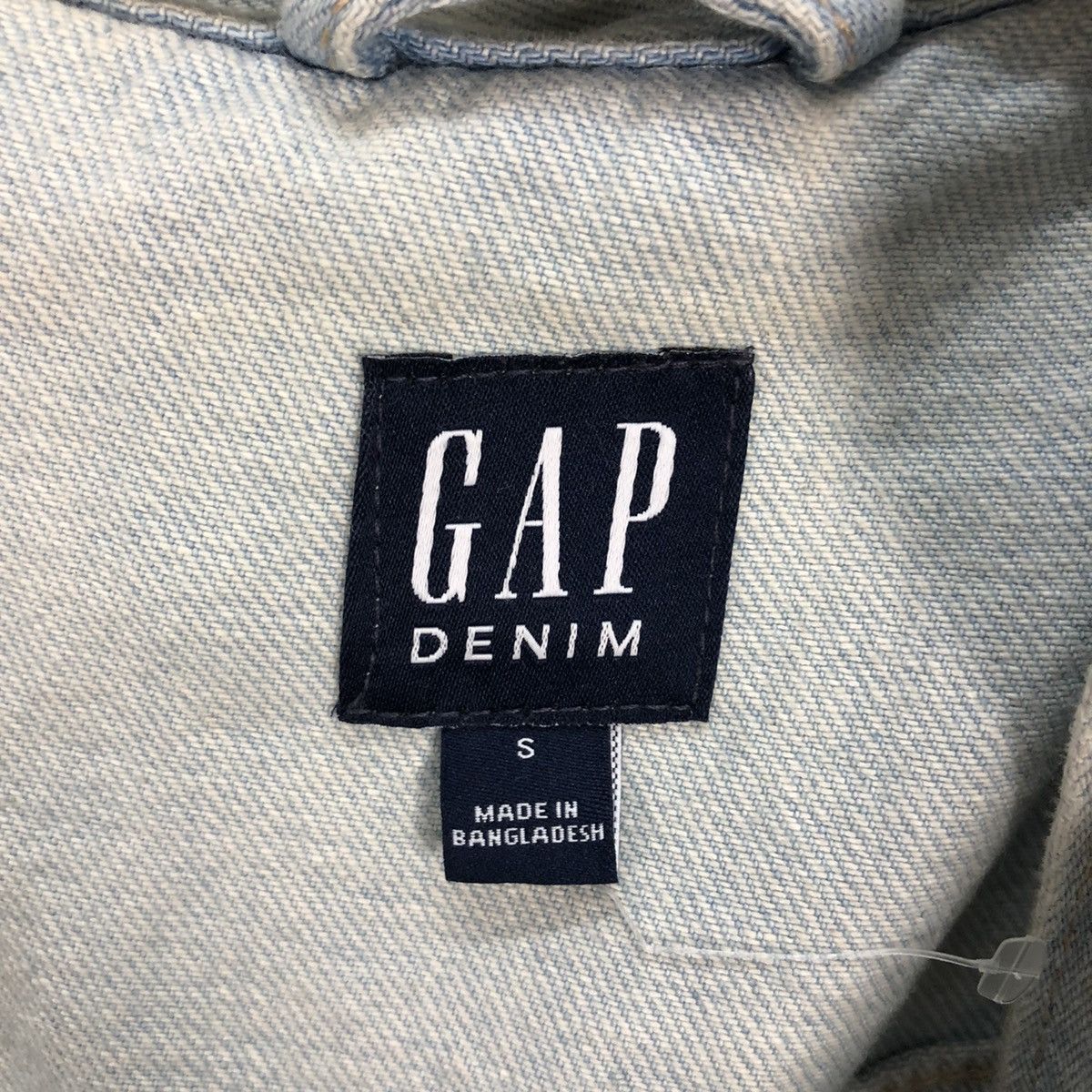 Japanese Brand VINTAGE GAP TRUCKER JEANS JACKET DISTRESSED DESIGN Size US M / EU 48-50 / 2 - 12 Thumbnail