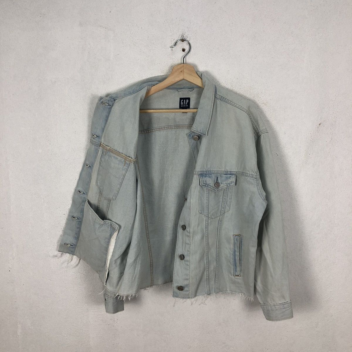Japanese Brand VINTAGE GAP TRUCKER JEANS JACKET DISTRESSED DESIGN Size US M / EU 48-50 / 2 - 11 Thumbnail