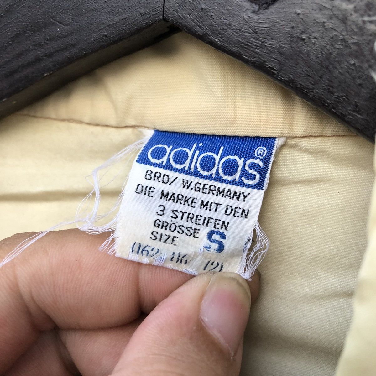 Adidas VINTAGE ADIDAS ZIPPER JACKET Size US S / EU 44-46 / 1 - 8 Thumbnail