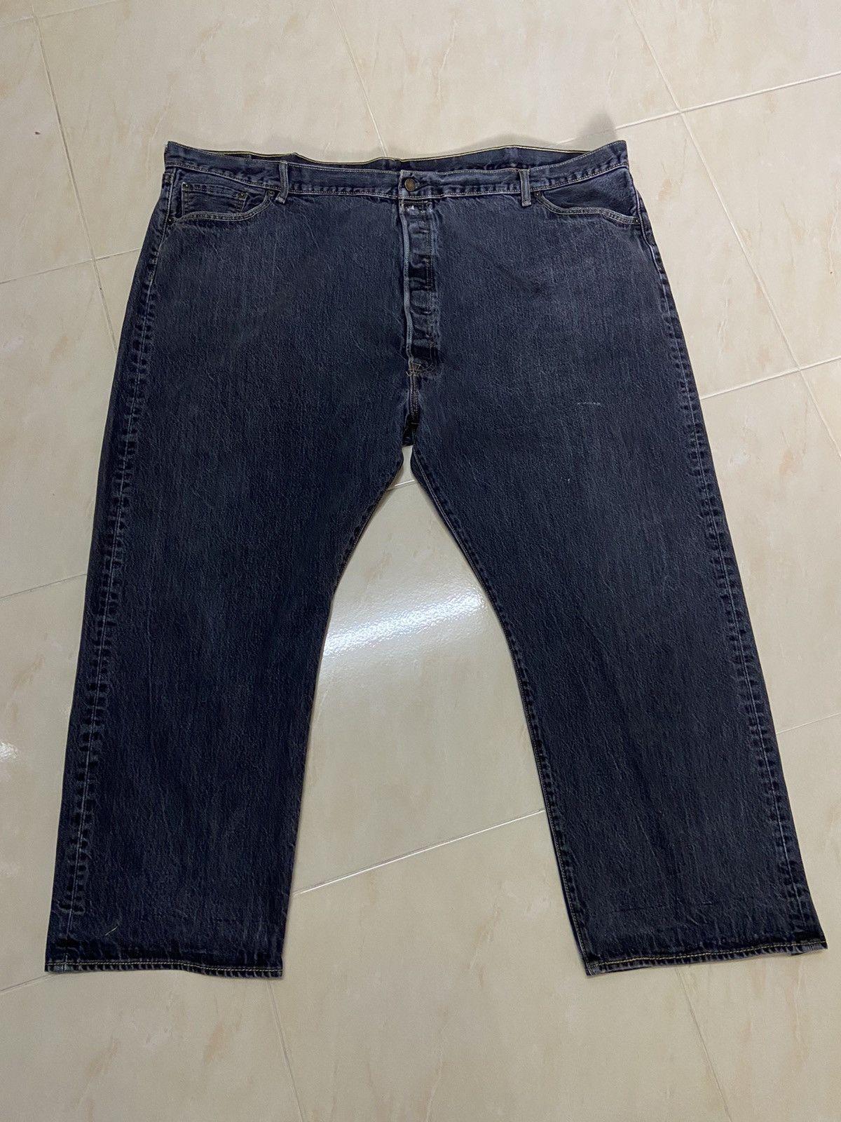 image of Vintage 501 Levis Jeans Denim Big Size Fit W52 Straight Cut in Black Gray, Men's