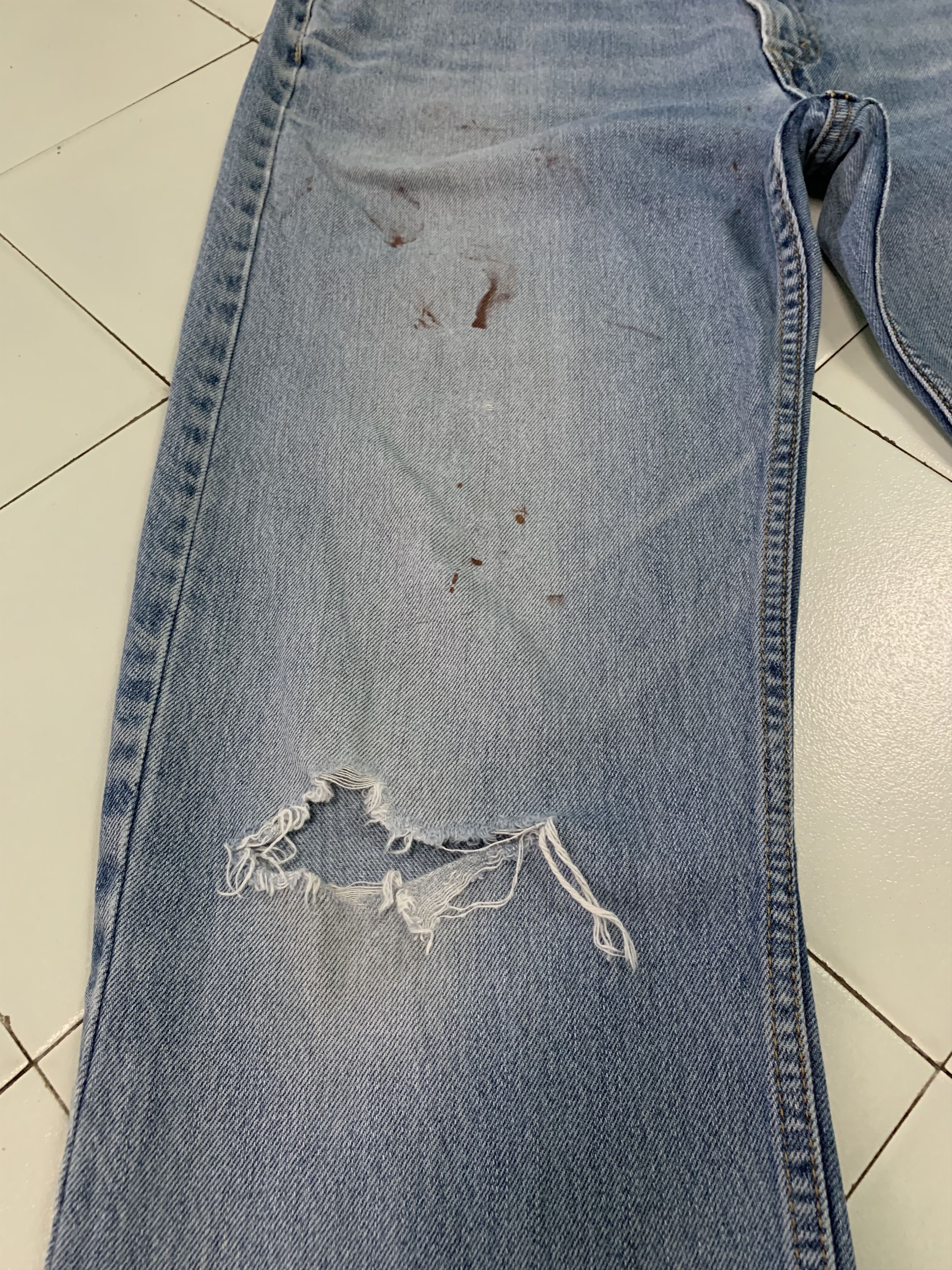 Levi's Vintage Levis Ripped Jeans Dirty Blue Denim Levis 505 Size US 35 - 5 Thumbnail