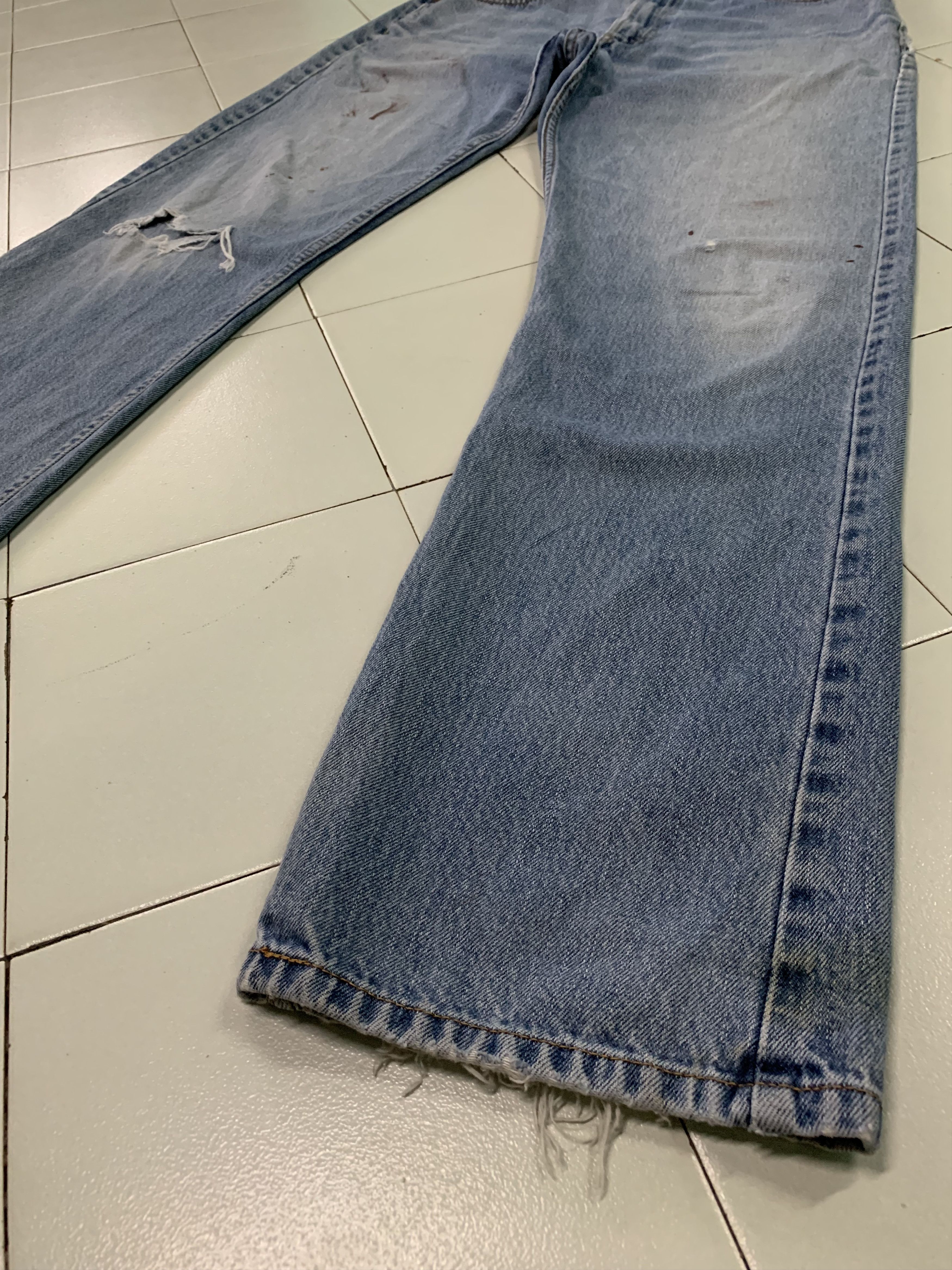 Levi's Vintage Levis Ripped Jeans Dirty Blue Denim Levis 505 Size US 35 - 7 Thumbnail