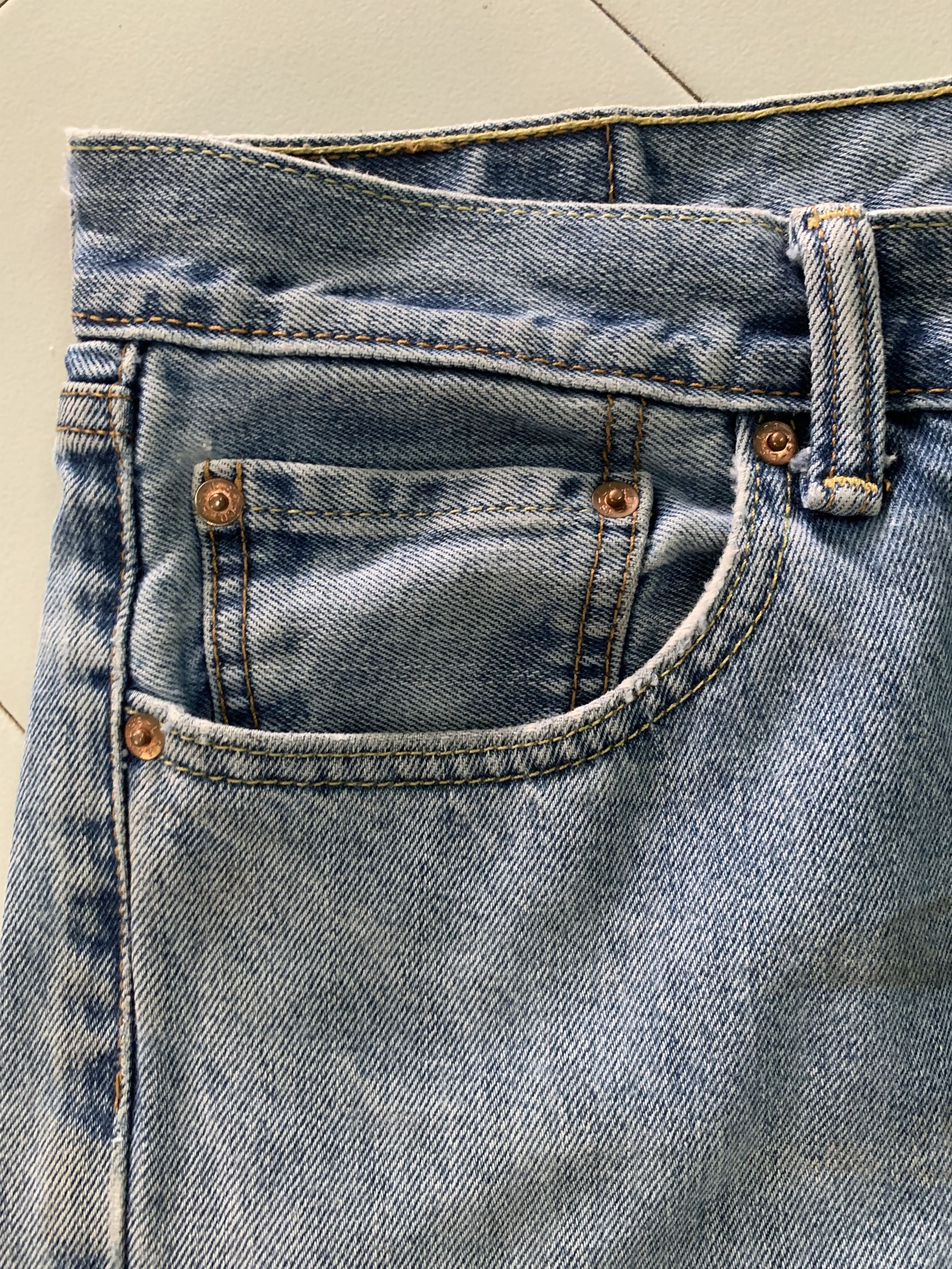 Levi's Vintage Levis Jeans Light Wash Blue Denim Levis 505 Size US 32 / EU 48 - 7 Thumbnail