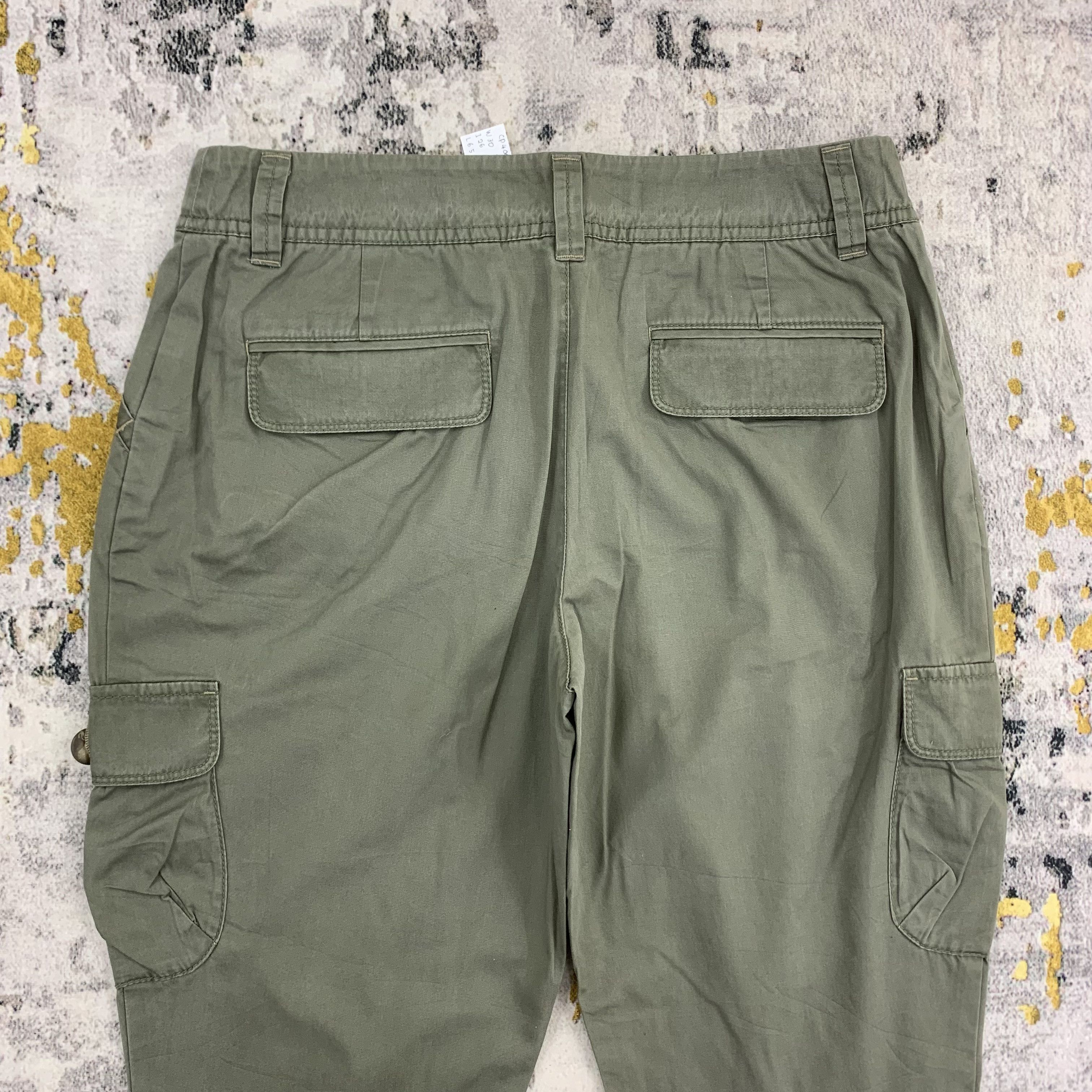 Japanese Brand Uniqlo Cargo Pants Multipocket Button on Knee size 30 Size US 30 / EU 46 - 4 Thumbnail