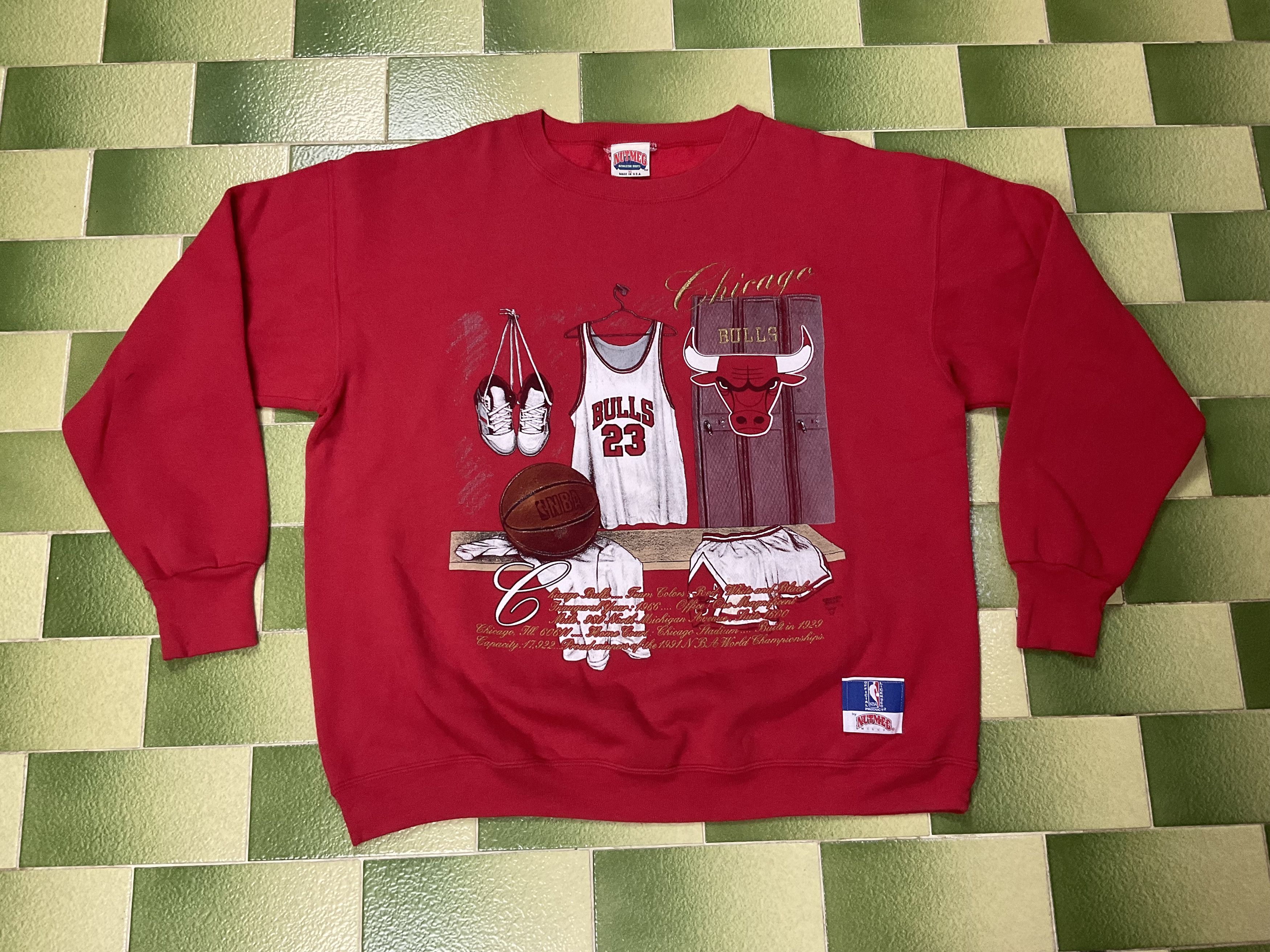 NBA Vintage 90s Michael Jordan #23 NBA Chicago Bulls Sweatshirt Size US XL / EU 56 / 4 - 1 Thumbnail