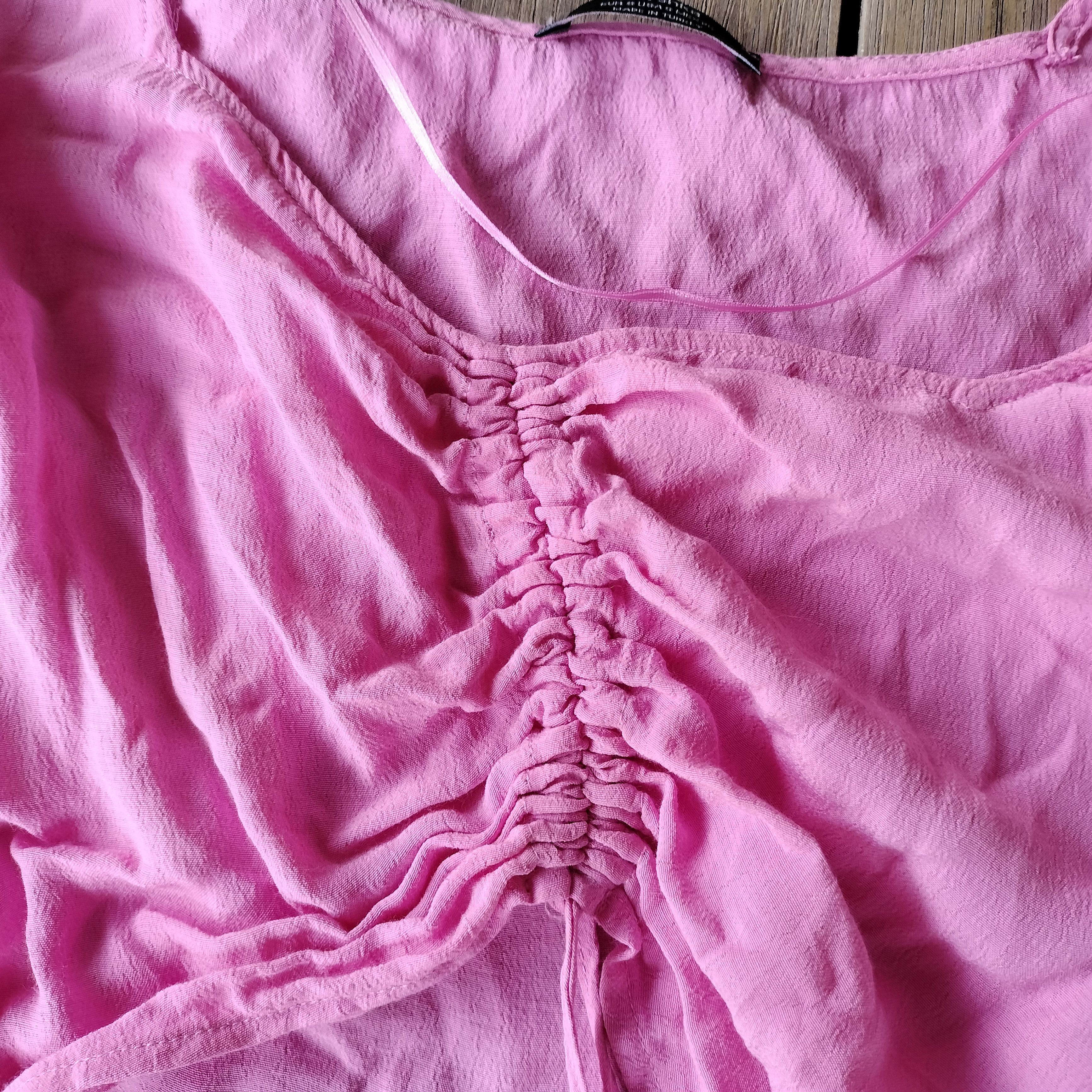 Bershka Bershka hot pink ruched gathered front crop top Size S / US 4 / IT 40 - 4 Thumbnail