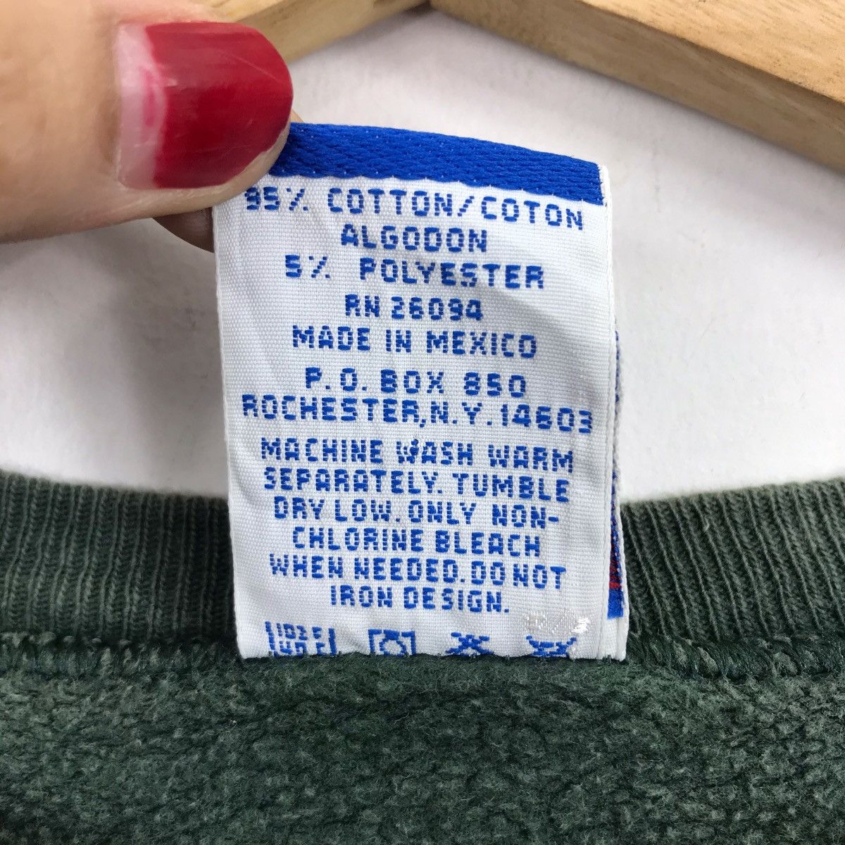 Champion Vintage CHAMPION STREETWEAR Script Logo Sweatshirt Size US XL / EU 56 / 4 - 7 Thumbnail