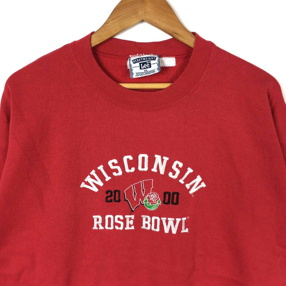 Vintage Vintage WISCONSIN USA LEE Rose BowlMemorabilia RedSweatshirt Size US XL / EU 56 / 4 - 2 Thumbnail