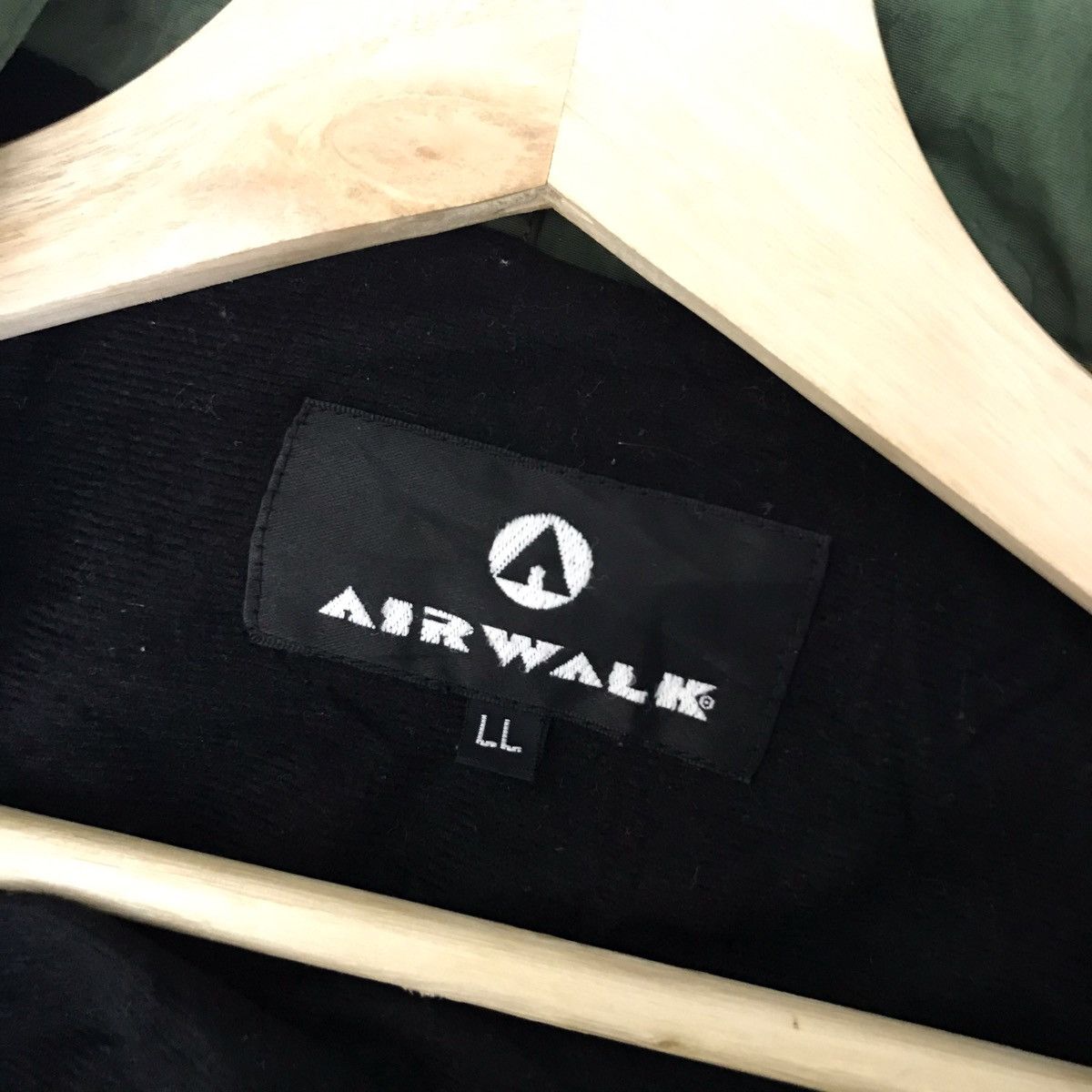 Airwalk AIRWALK Skateboard Japanese Brand Jacket Size US XL / EU 56 / 4 - 4 Thumbnail