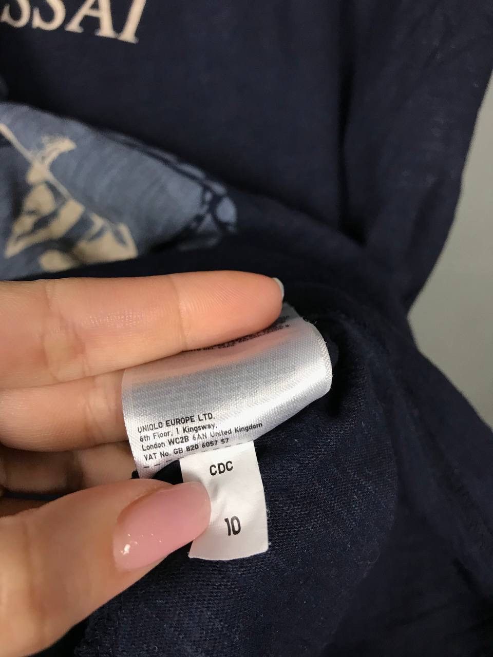 Uniqlo Uniqlo x Saka Gura Japanese brand streetwear tee Size US L / EU 52-54 / 3 - 4 Thumbnail