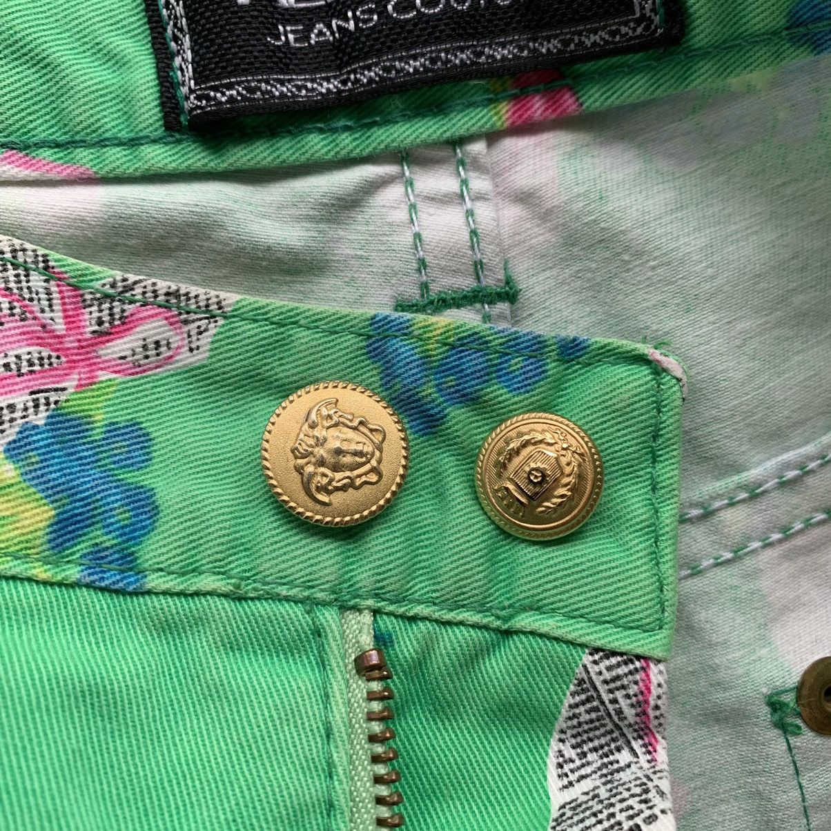 Versace × Versace Jeans Couture 🔥RARE🔥 Vintage Versace Jeans Couture Short Size US 32 / EU 48 - 7 Thumbnail