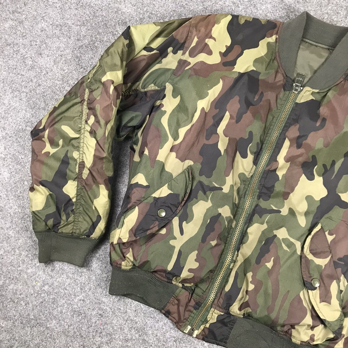 Japanese Brand 🔥Very Rare design Bomber jacket Inspired By Army🔥 Size US XL / EU 56 / 4 - 6 Thumbnail