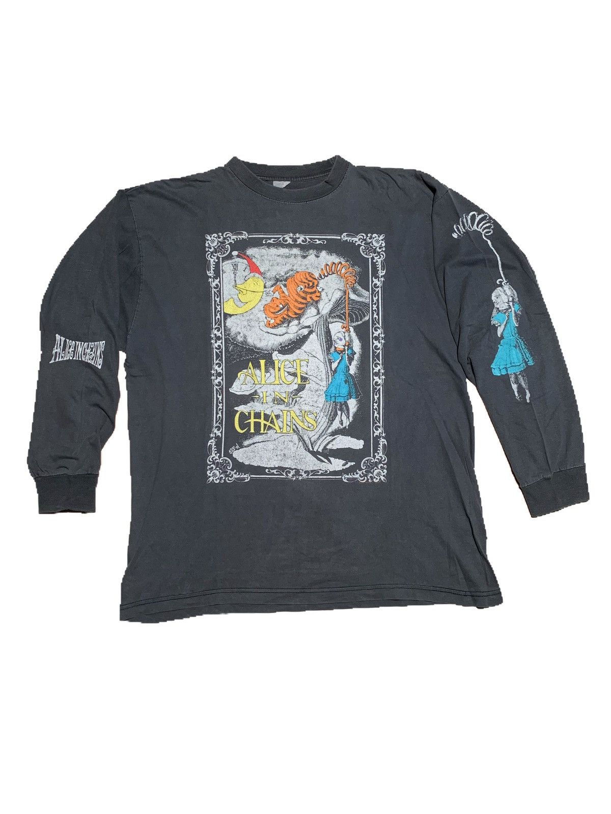 Hook Ups Skateboards Alice In Wonderland Long Sleeve T-Shirt Black Men's  Medium