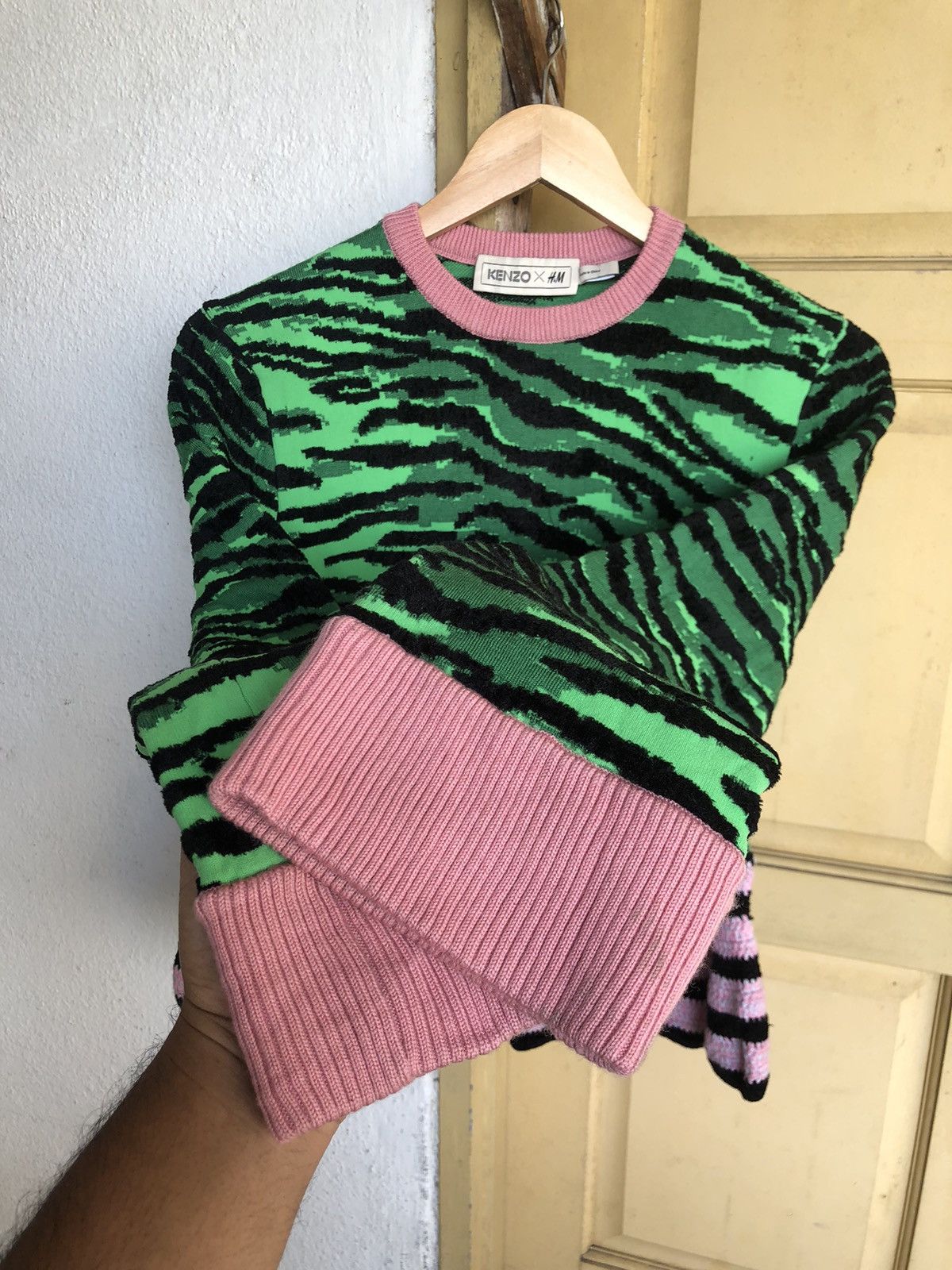 Kenzo Rare❗️KENZO x H&M Tiger Stripe Knit Crop Top Size XS / US 0-2 / IT 36-38 - 10 Thumbnail