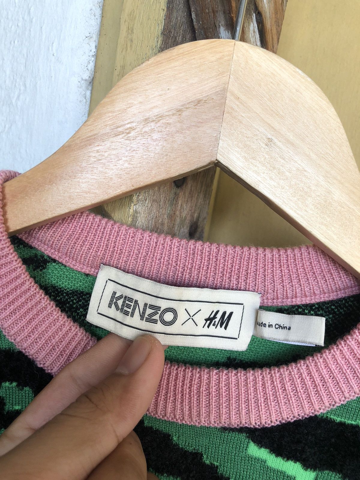 Kenzo Rare❗️KENZO x H&M Tiger Stripe Knit Crop Top Size XS / US 0-2 / IT 36-38 - 4 Thumbnail