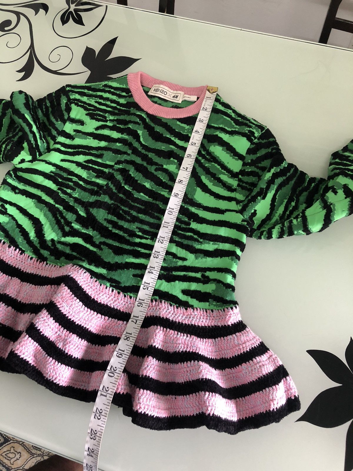 Kenzo Rare❗️KENZO x H&M Tiger Stripe Knit Crop Top Size XS / US 0-2 / IT 36-38 - 16 Thumbnail
