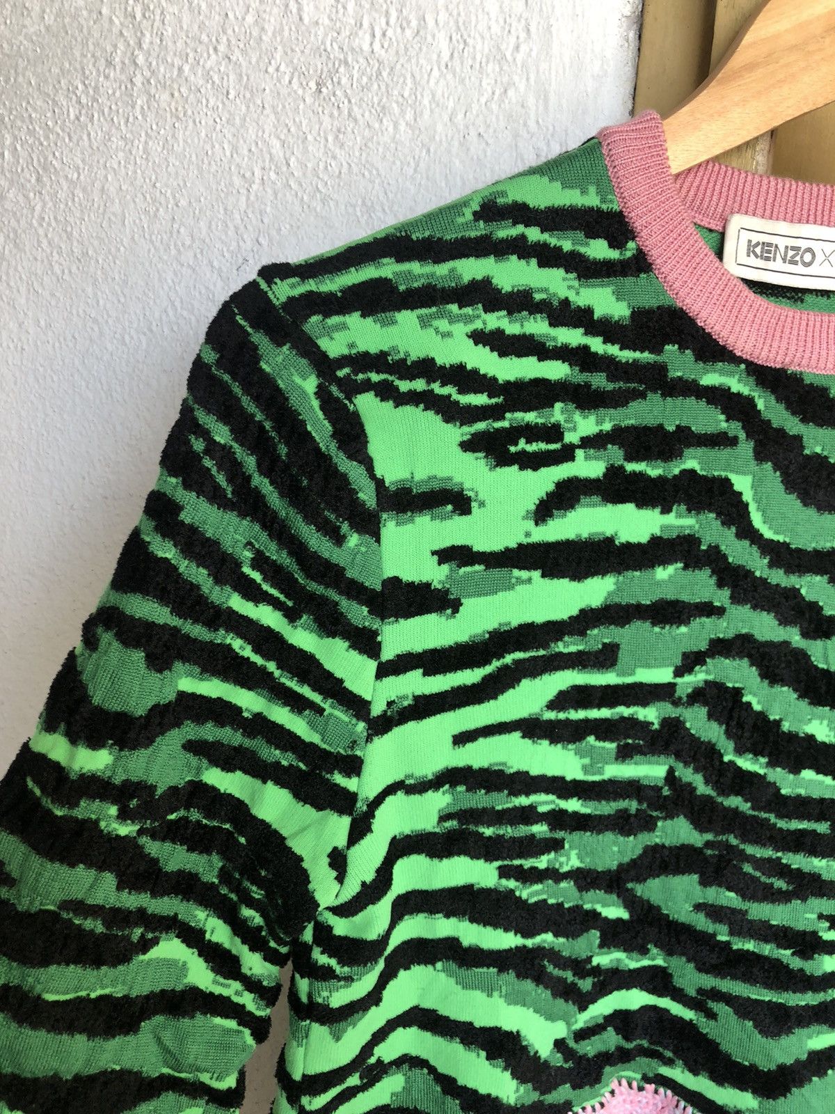 Kenzo Rare❗️KENZO x H&M Tiger Stripe Knit Crop Top Size XS / US 0-2 / IT 36-38 - 6 Thumbnail