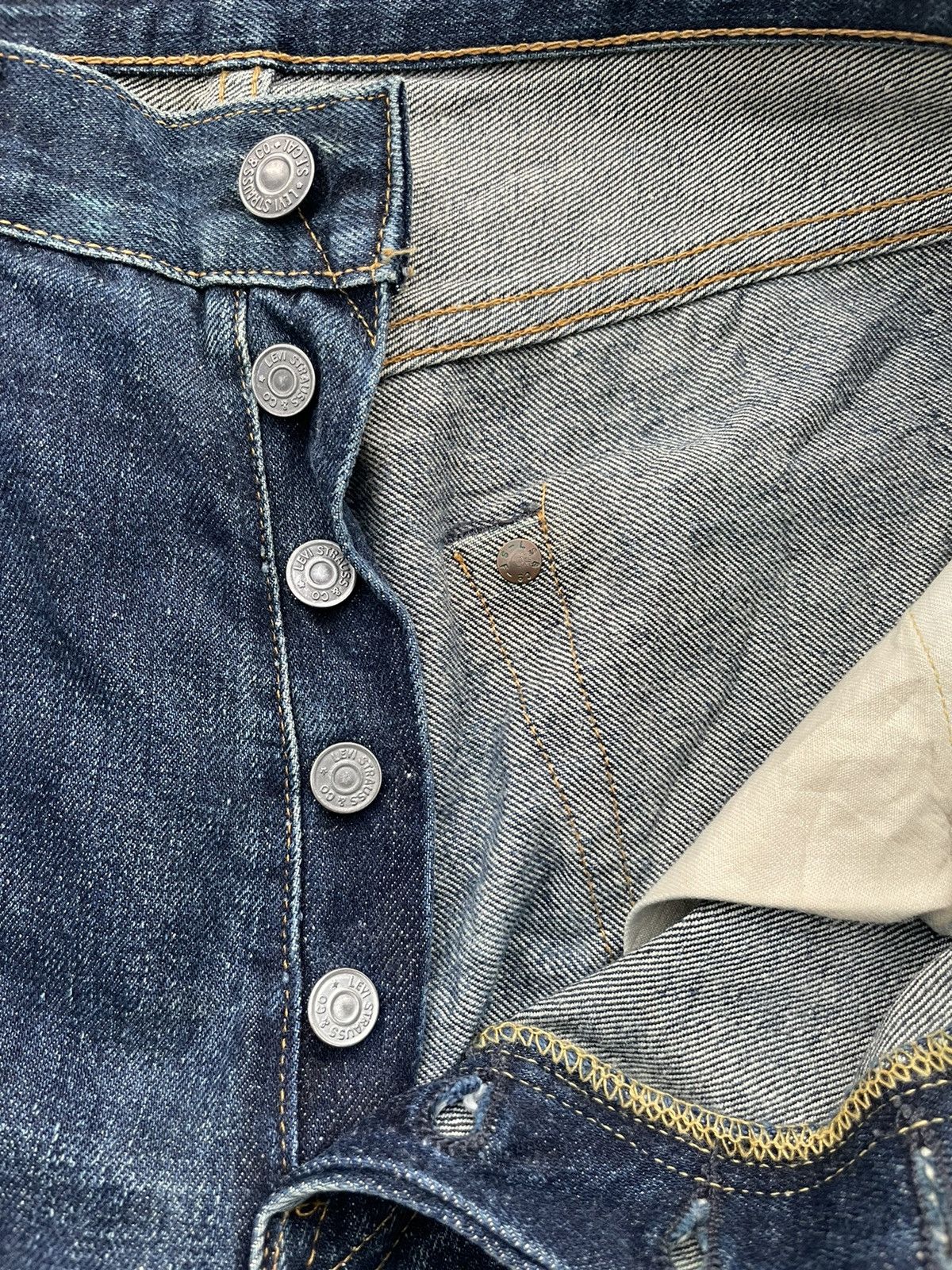 Levi's Vintage Levis 1998 501XX E 1955 Selvedge Aging Distressed Size US 29 - 23 Thumbnail