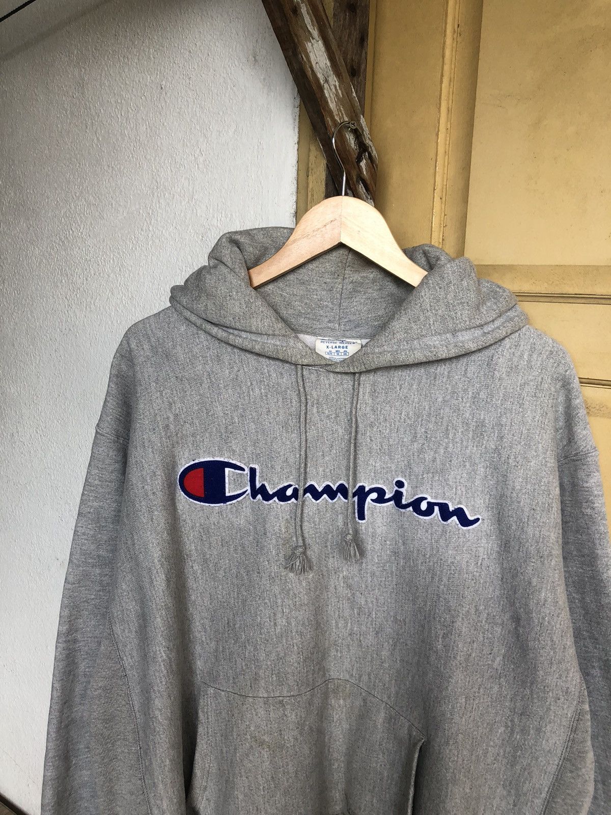 Champion Vintage Champion Reverse Weave Big Logo Oversize Hoodie Size US XL / EU 56 / 4 - 4 Thumbnail