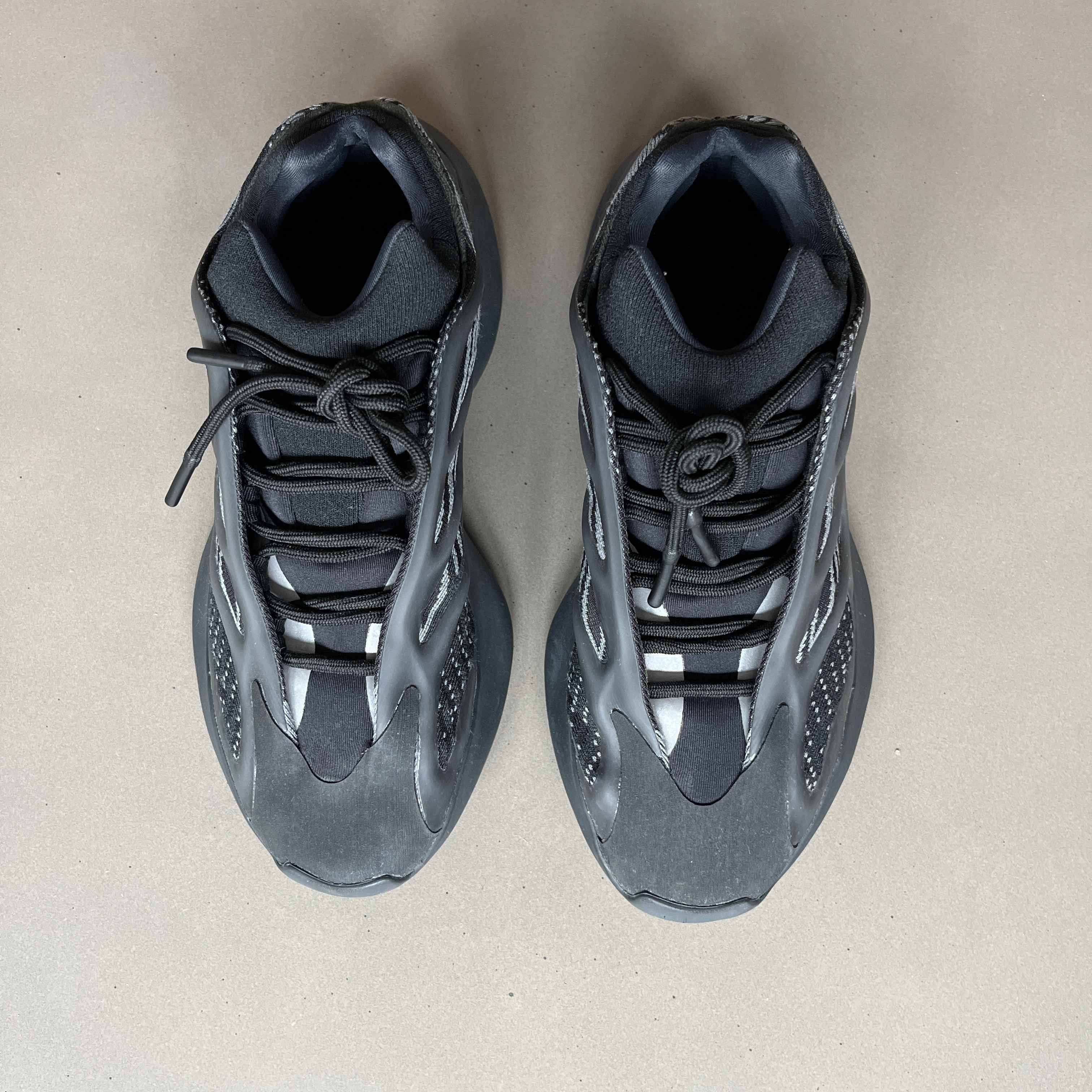 Adidas Yeezy 700 V3 Alvah Size US 6.5 / EU 39-40 - 4 Thumbnail