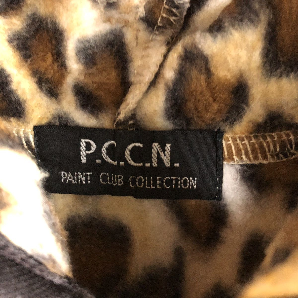 Japanese Brand PCCN PAINT CLUB COLLECTION CHEETAH DESIGN FLEECE Size US M / EU 48-50 / 2 - 6 Thumbnail