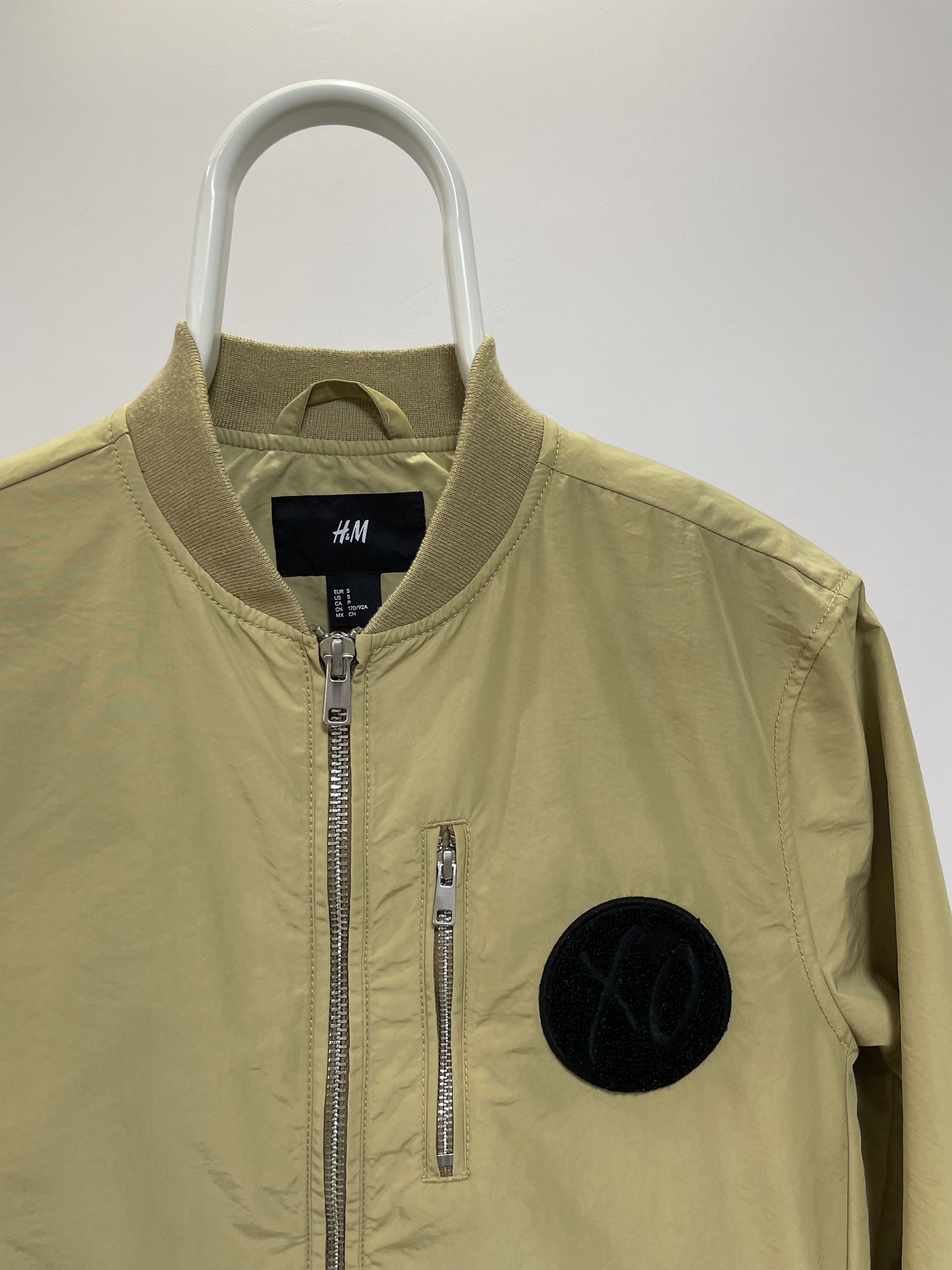 H&M × The Weeknd × XO XO THE WEEKND x H&M Bomber Jacket Varsity Big Logo Rare OVO Size US S / EU 44-46 / 1 - 8 Thumbnail