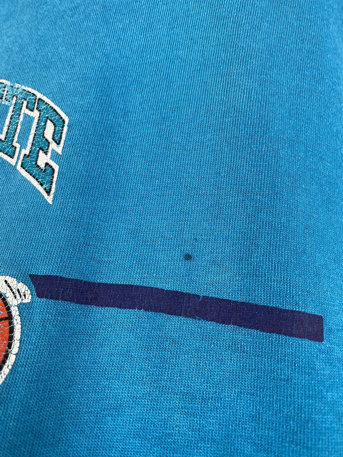 NBA Vintage Caharlotte Hornets NBA T Shirt Chicago Bulls Lakers Size US XL / EU 56 / 4 - 6 Thumbnail