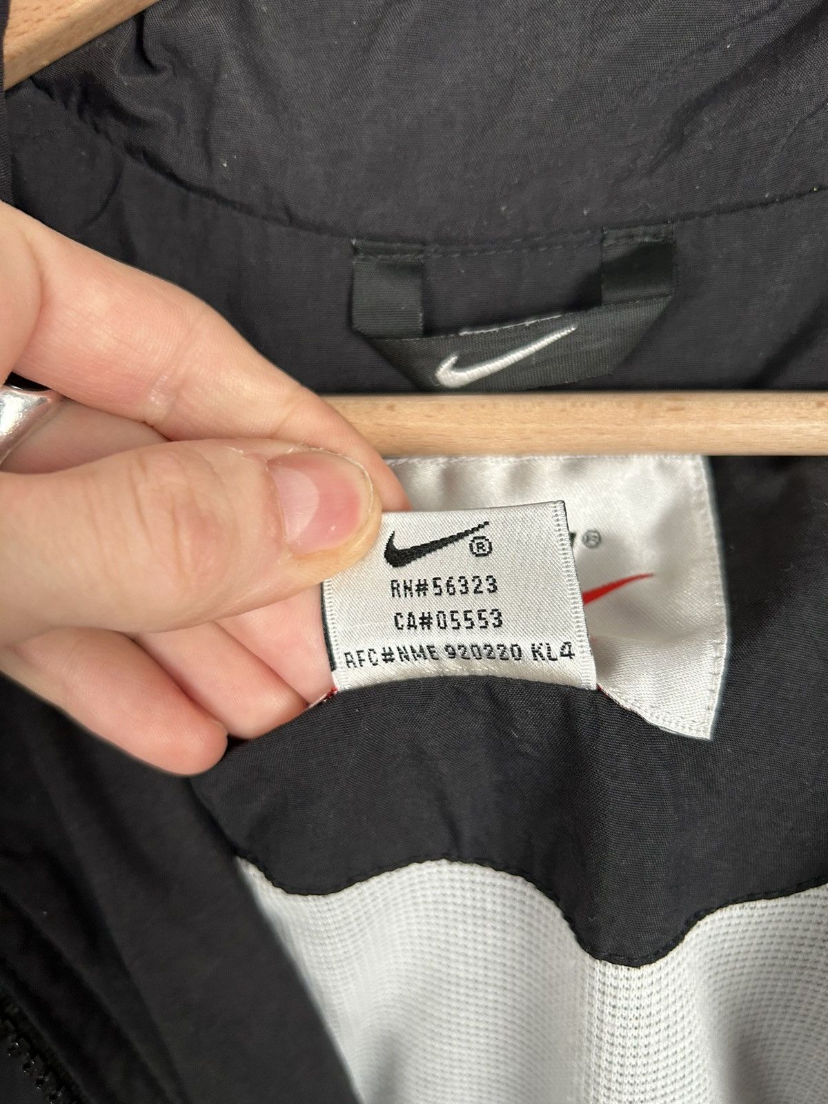 Nike Vintage Nike 90s Big Swoosh Logo Streetwear Retro Size US M / EU 48-50 / 2 - 9 Thumbnail