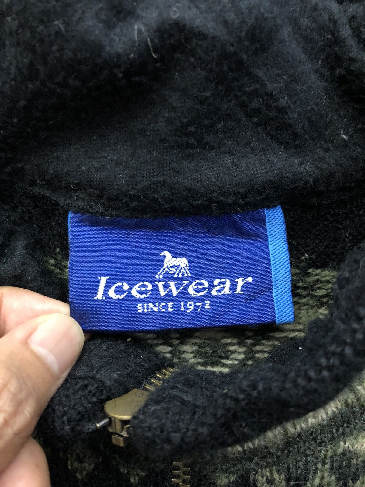 Vintage Vintage Icewear Half Zipper Wool Knitwear Size US L / EU 52-54 / 3 - 10 Thumbnail
